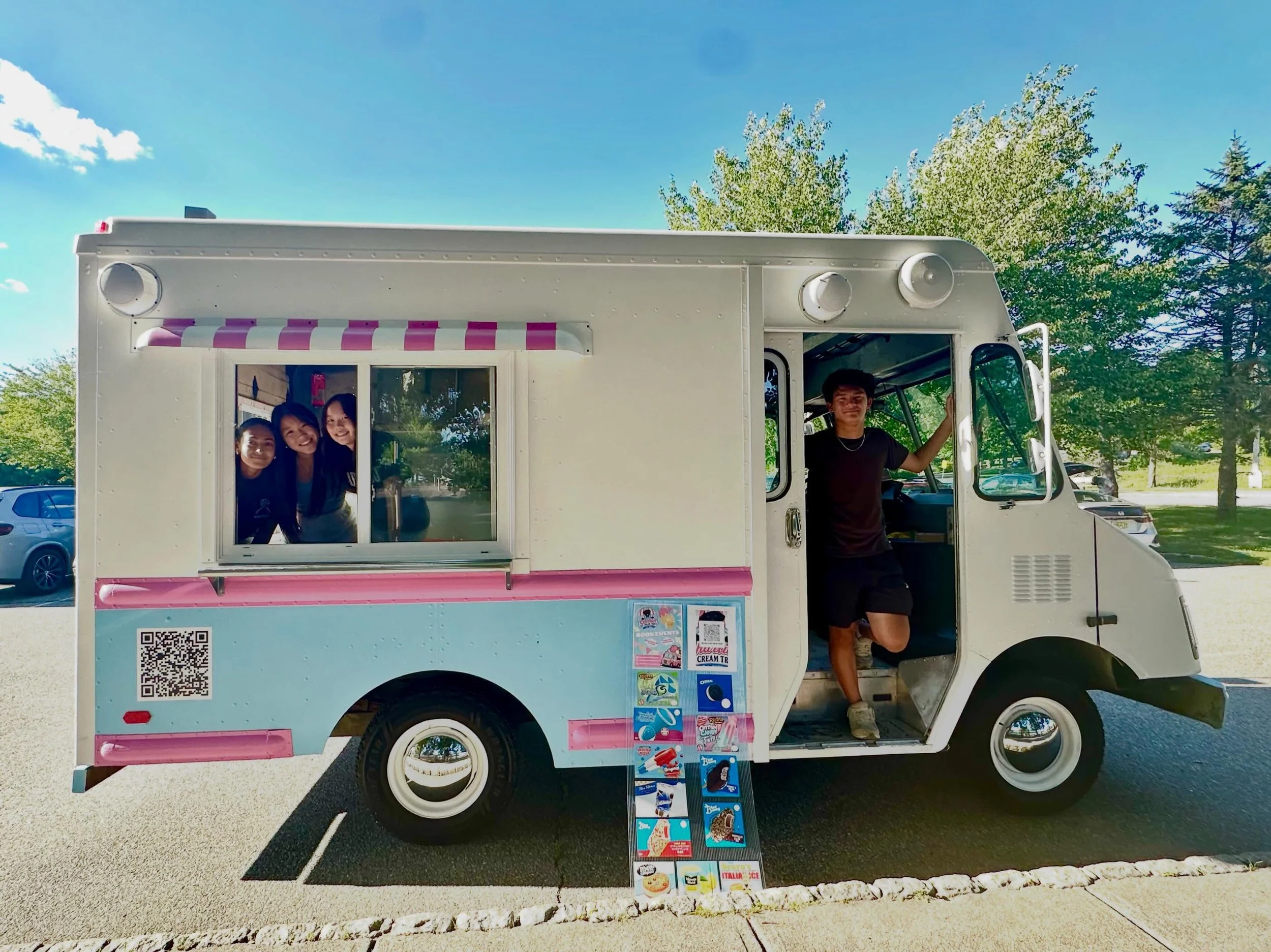 Thank you to everyone who came by at the Montville Park this week!

Book us for your next event using the link in our bio!

#icecreamtruck