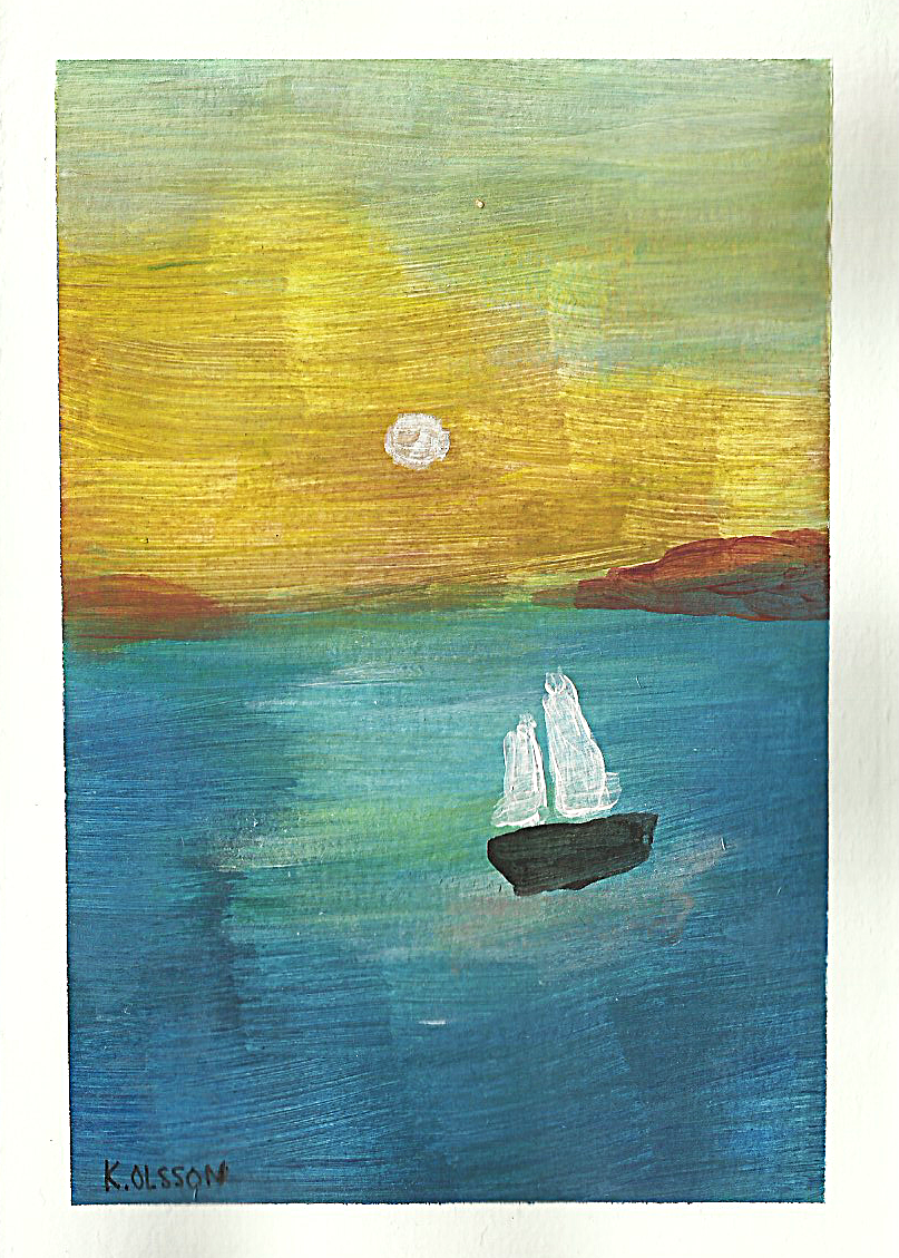Båt vid vattnet en mulen dag med reflektion i vattnet. Boat at the water with reflections