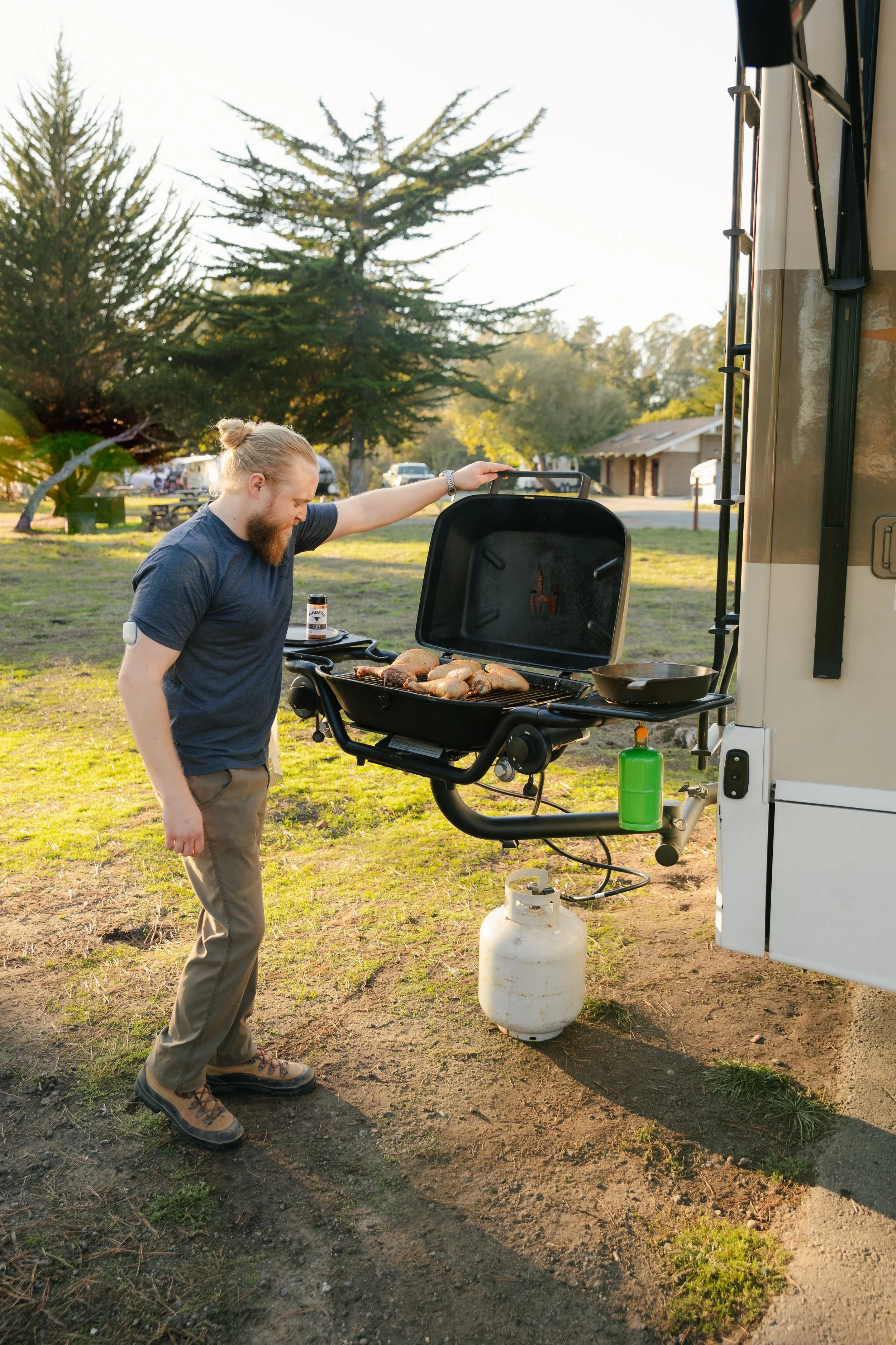Hitchmounted BBQ RV
