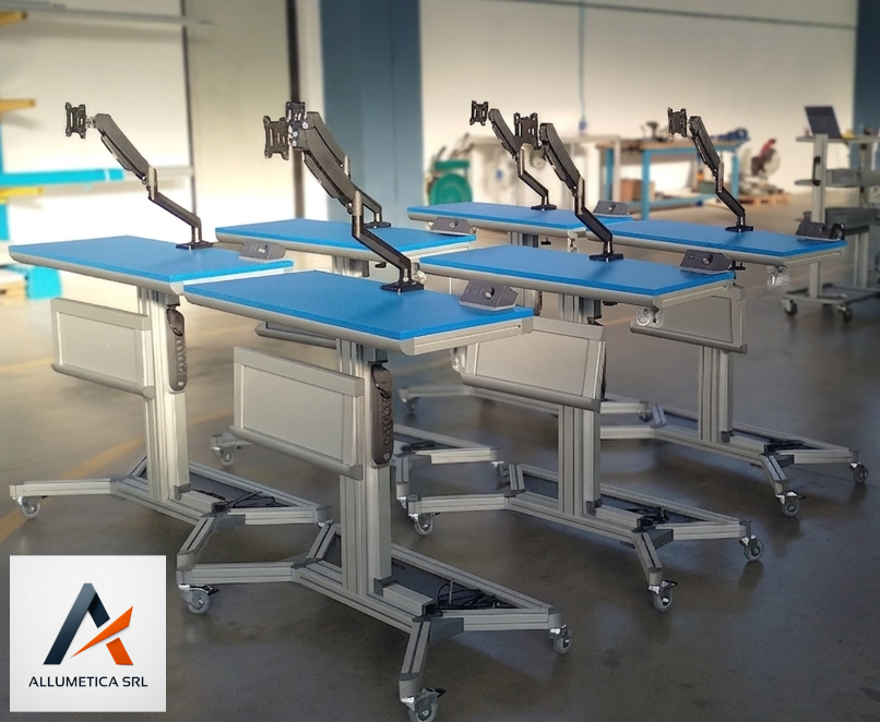 Postazioni mobili computer autoalimentate e progettate con un design ergonomico e funzionale. La struttura portante è interamente realizzata in profili strutturali in alluminio di alta qualità, che garantiscono leggerezza, modularità e resistenza