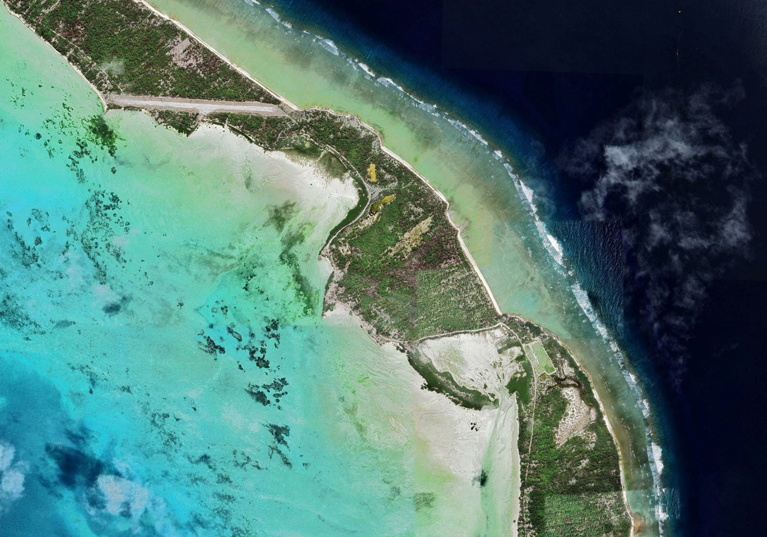 Nonouti Island Airport and villages.png