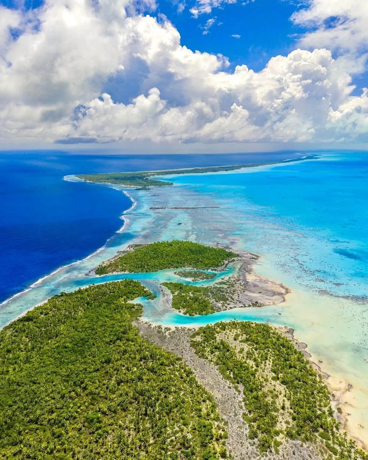 Anaa Atoll from the air.jpg
