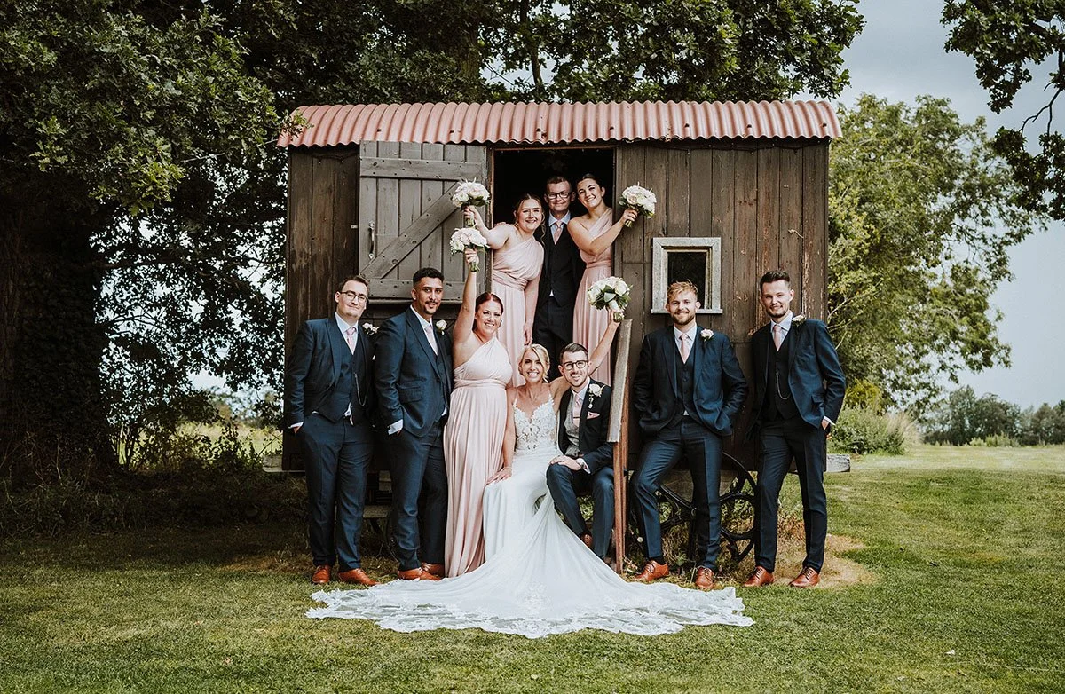 red_barn_wedding.jpg