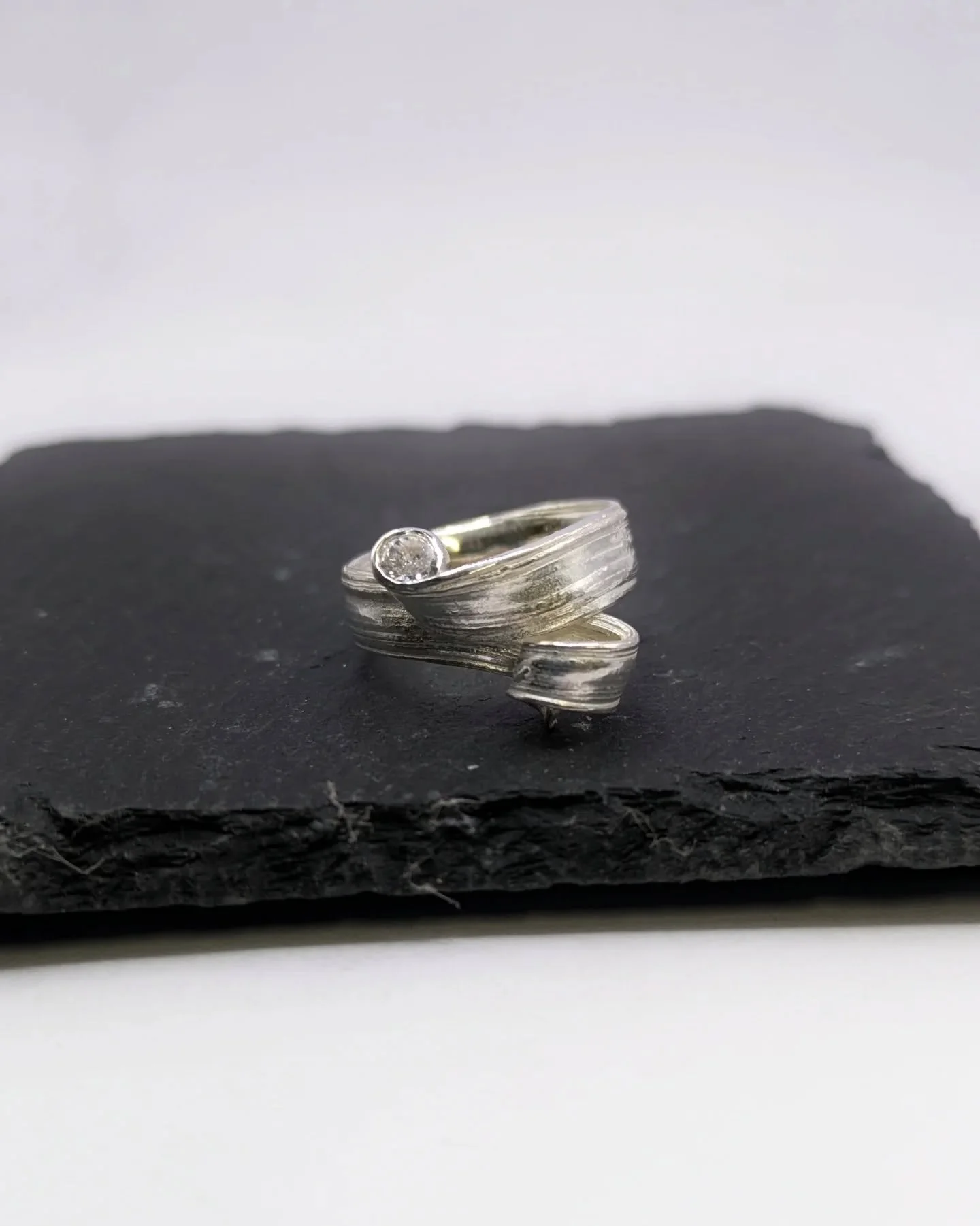 &bull; Mitsuro &amp; Diamonds &bull; ✨
What could be more perfect?

The flowing, organic movement of Mitsuro paired with the timeless brilliance of diamonds &mdash; texture and sparkle in perfect harmony.

I&rsquo;m really looking forward to my upcom