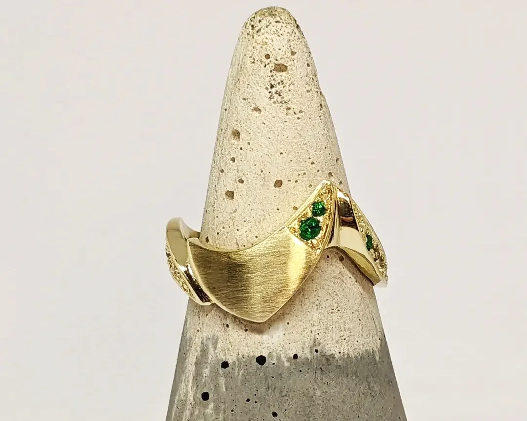 A unique ring designed for an abstract artist as a wearable interpretation of one of his paintings.
