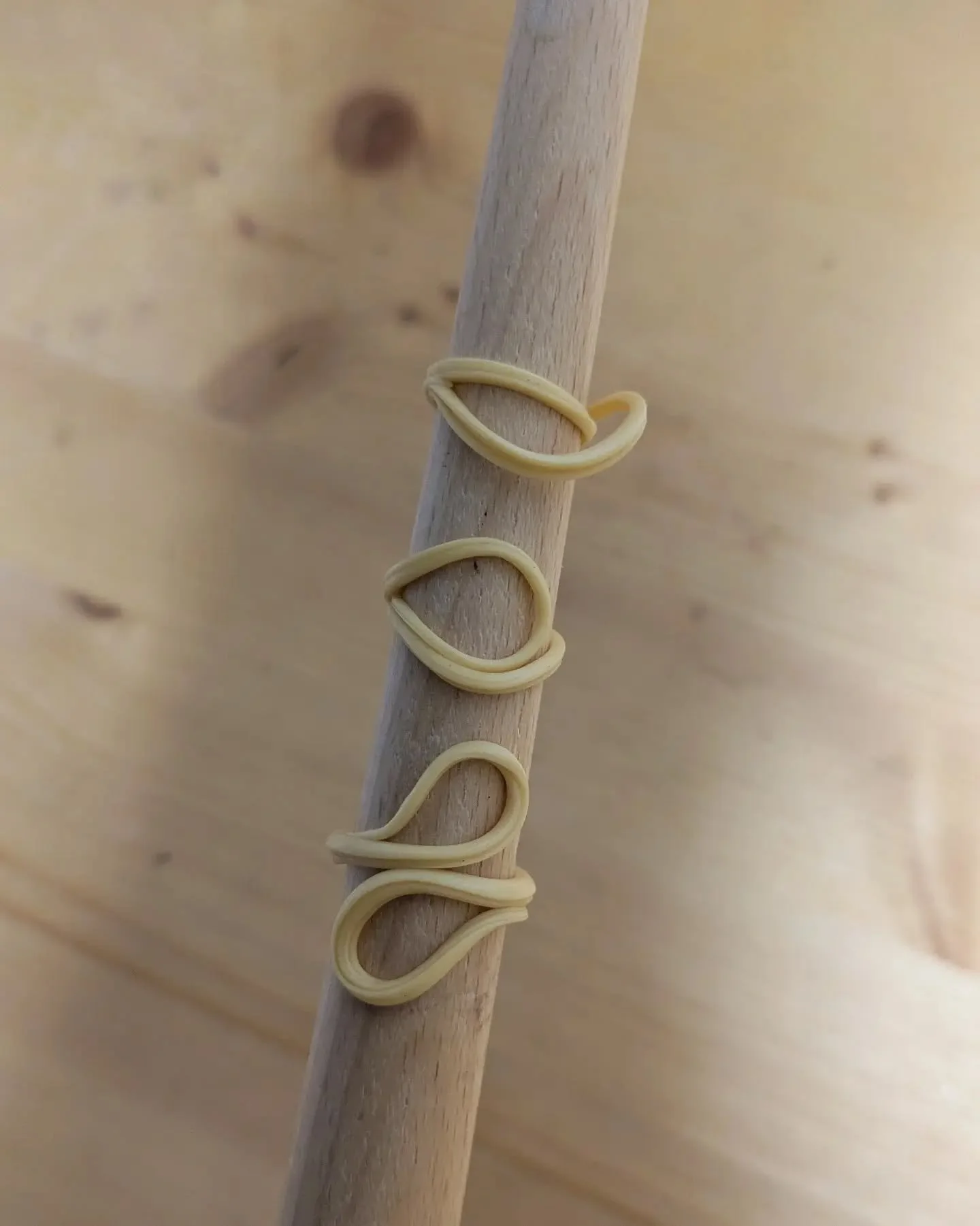 &bull; Mitsuro Magic &bull; ✨

Back at the bench, working on a collection of new Mitsuro pieces in preparation for this weekend's Mitsuro Masterclass at @jewellersacademybrighton

There&rsquo;s something endlessly fascinating about this technique. Ev