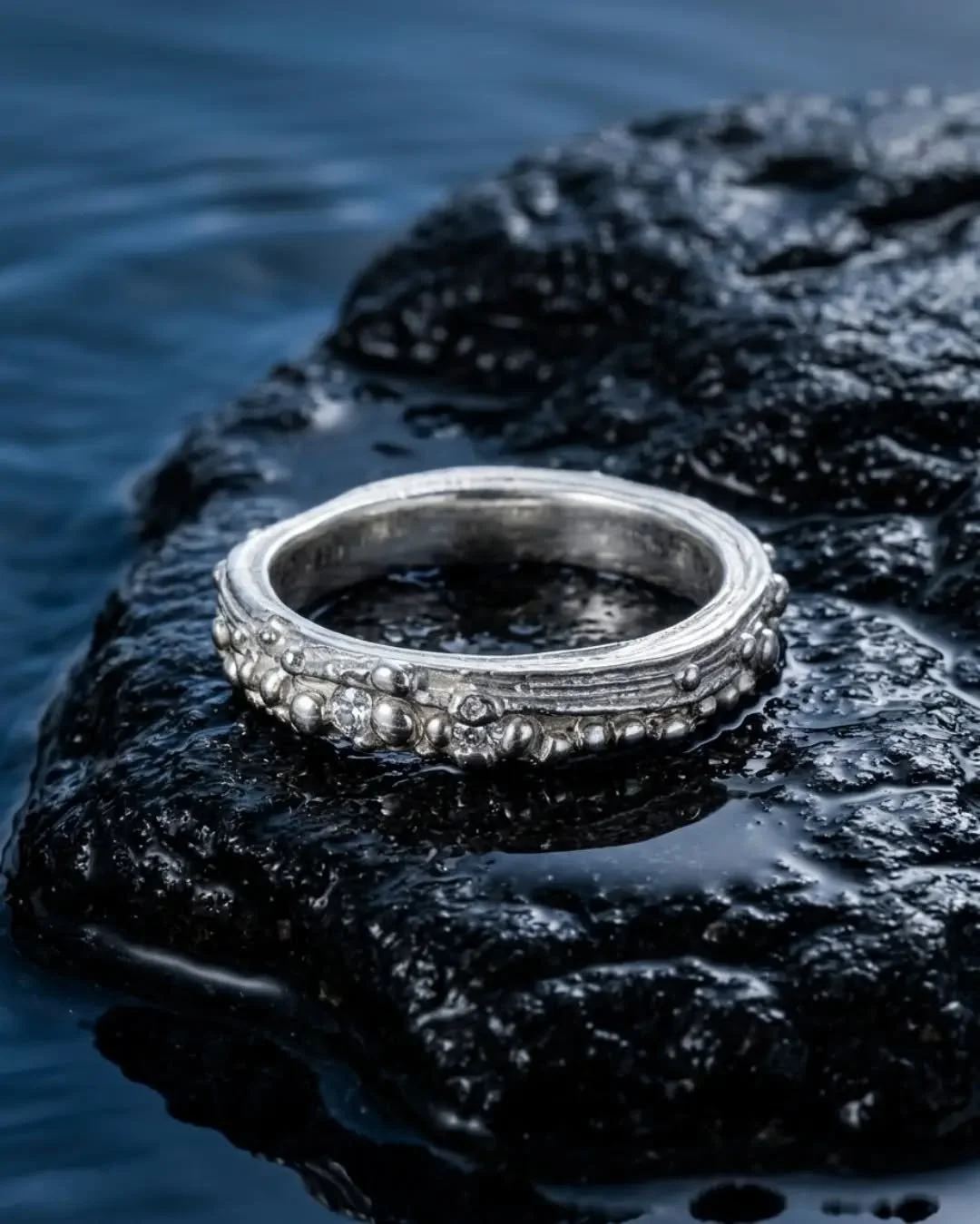 &bull; Organic Flow &bull; 

Where Eastern and Western goldsmithing meet, metal begins to tell a story.

Created as a bespoke anniversary ring, this piece brings together the fluid beauty of Mitsuro Hikime with traditional goldsmithing techniques, ca