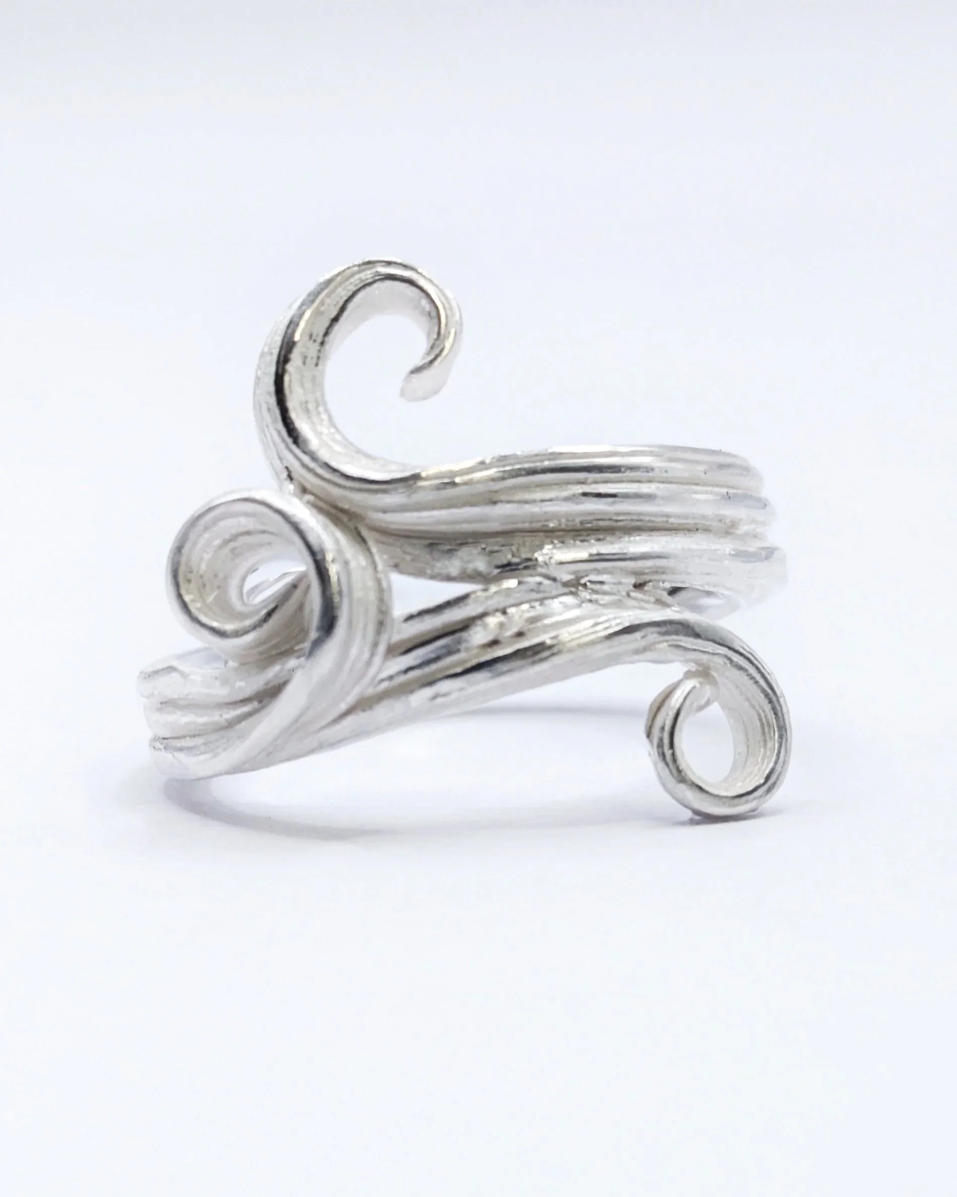 Jewellery made with the ancient japanese technique of Mitsuro Hikime