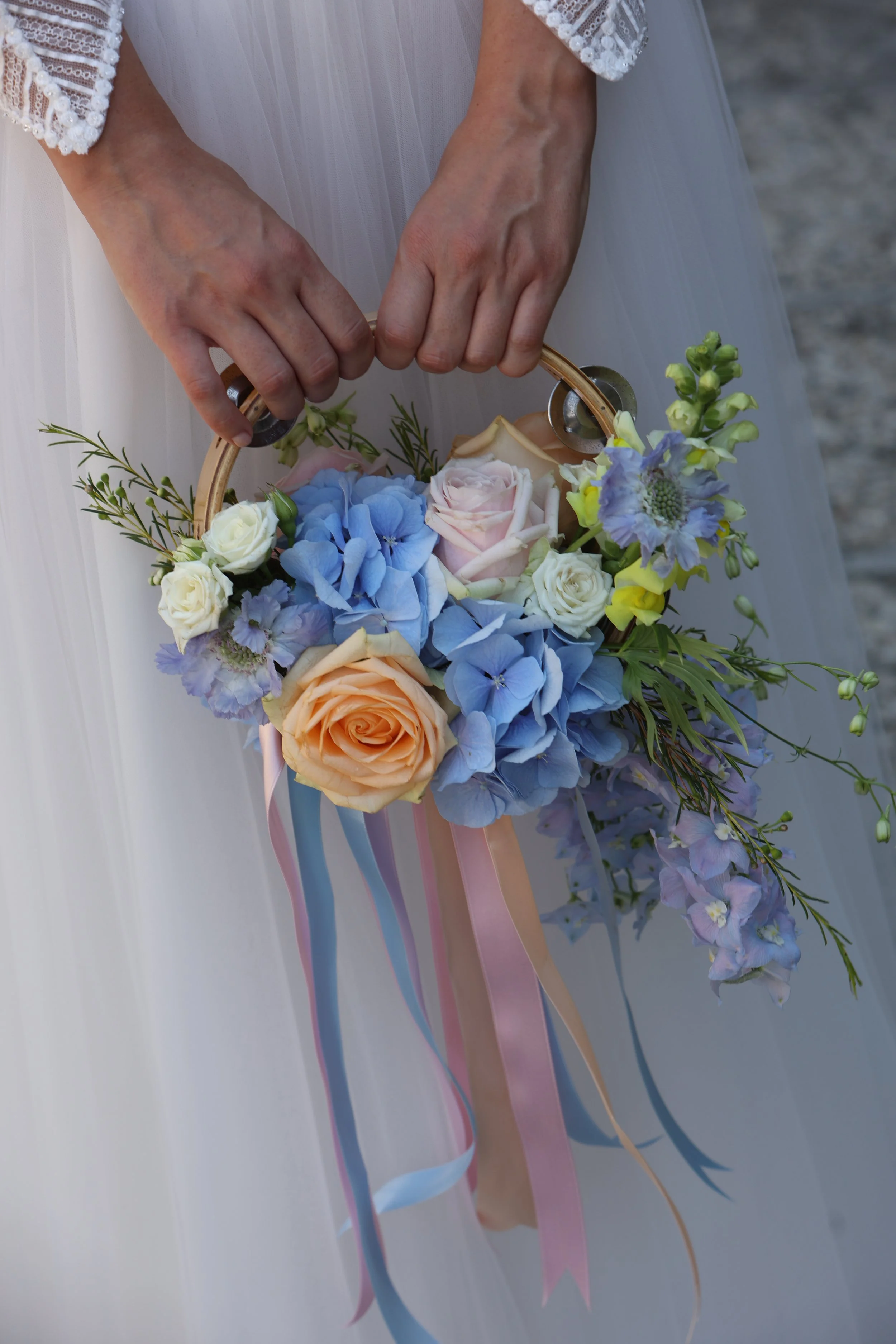 unusual_bride_bouquet.JPG