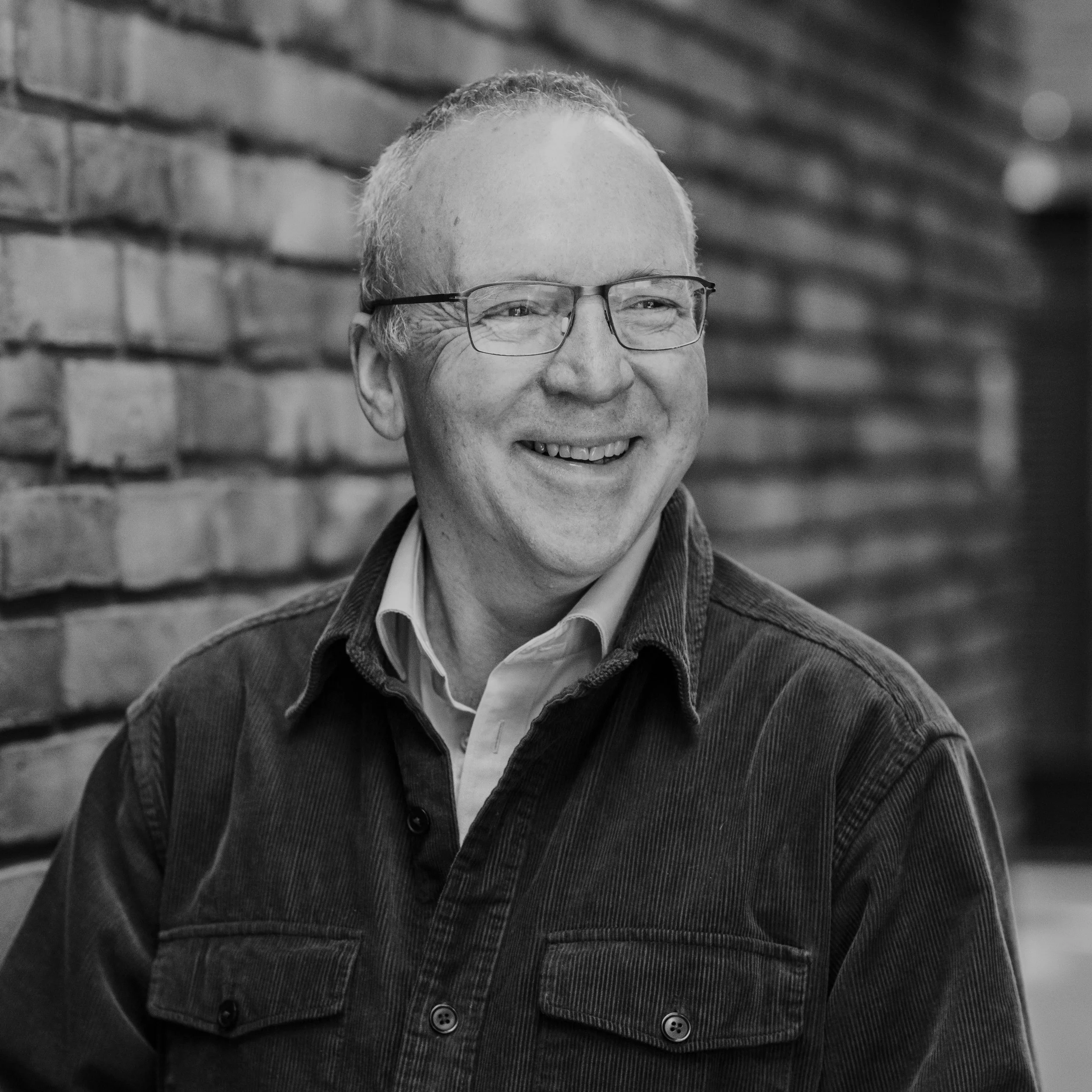 Portrait of Dr Aiden Eilliot  Voice Coach