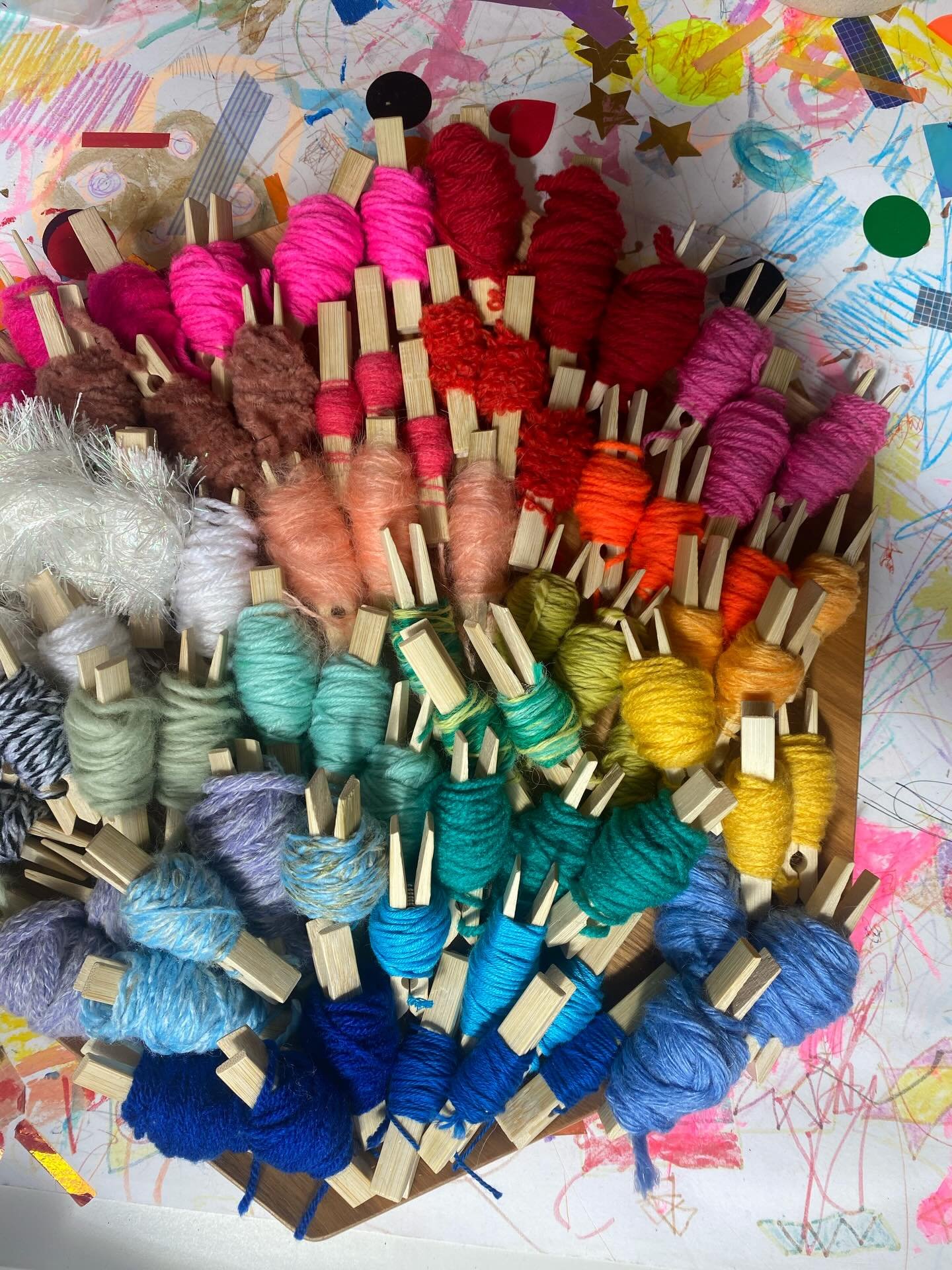 When little hands meet tricky threads&hellip; a simple fix makes all the difference ✨

Thread wrapped, ready to grab, and suddenly it&rsquo;s all about the making&mdash;not the muddle.

Thanks for the recommendation @heyjenbrannen 💛