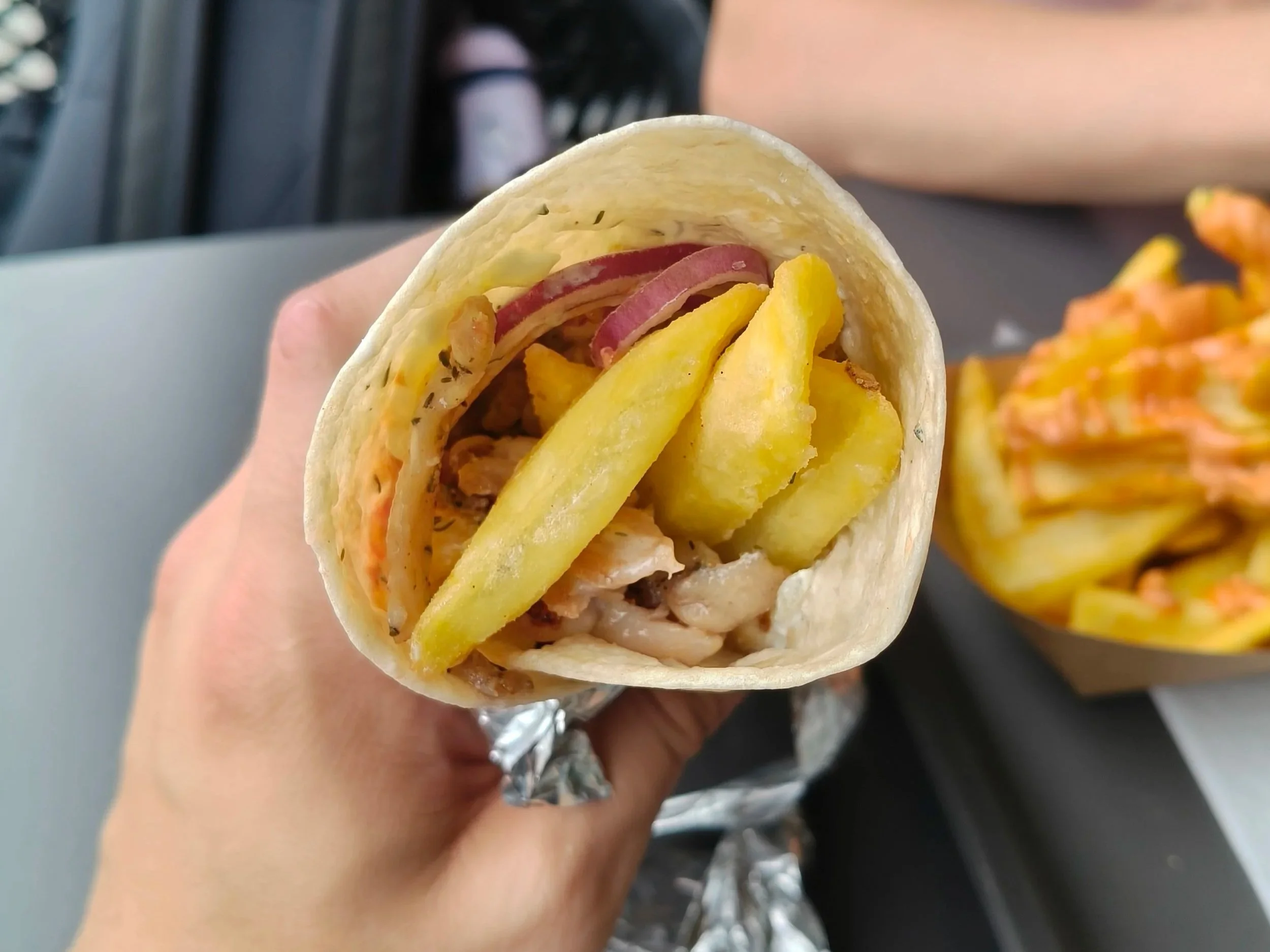 Sproščen petek: grški gyros in domači flan s popravnim izpitom