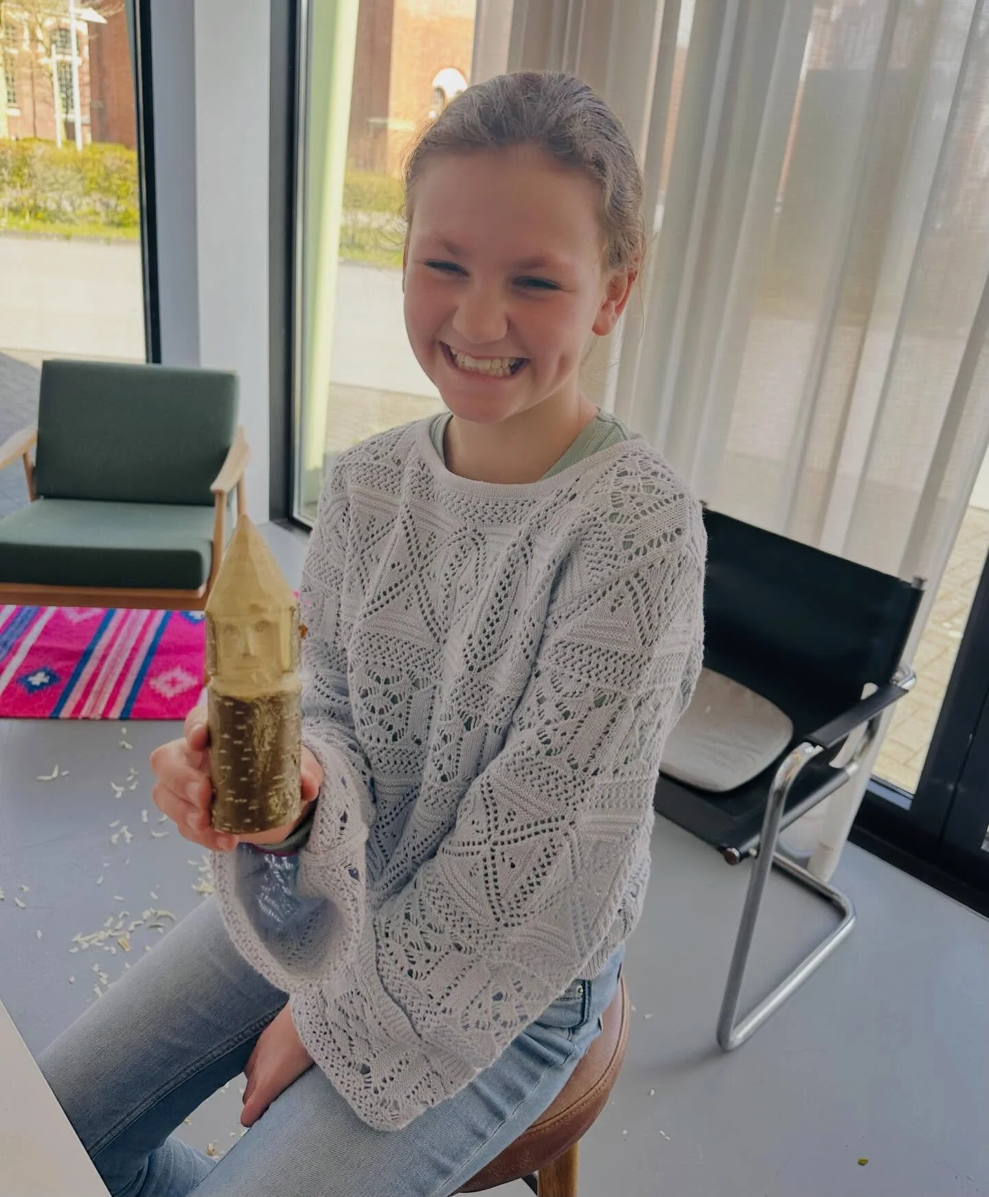 In Tillmans Schnitzkurs entstanden heute Zwerge, M&auml;use und M&auml;nnchen. Die Kinder waren hoch konzentriert dabei und haben ordentlich viele Sp&auml;ne produziert. ‼️Am Freitag 24.4. gibt es um 18:00 Uhr einen Schnitzkurs f&uuml;r Erwachsene🪵#