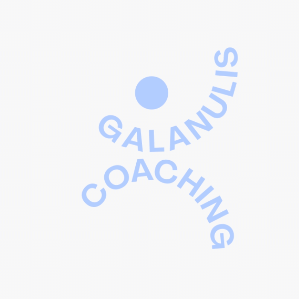 Drei Wörter in einem Spiralmuster, die 'GALAXY', 'COACHING' und 'S' enthalten, auf weißem Hintergrund, in blauer Schrift.