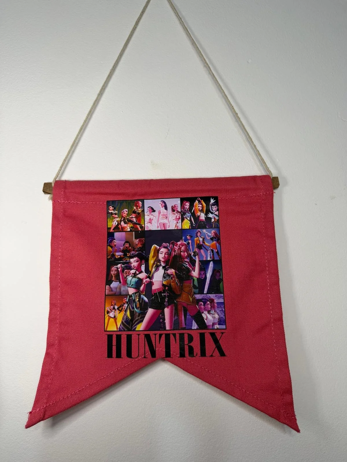 Huntrix K-POP Demon Hunter Pennant