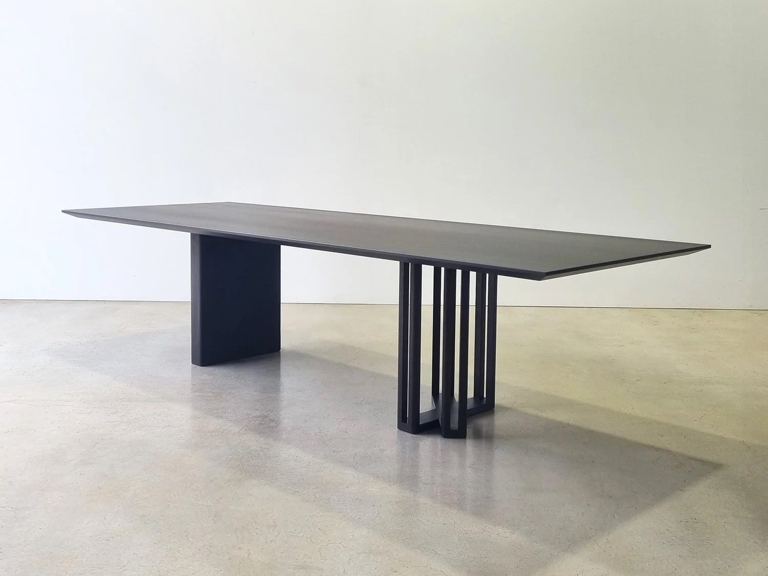 Giacci Table