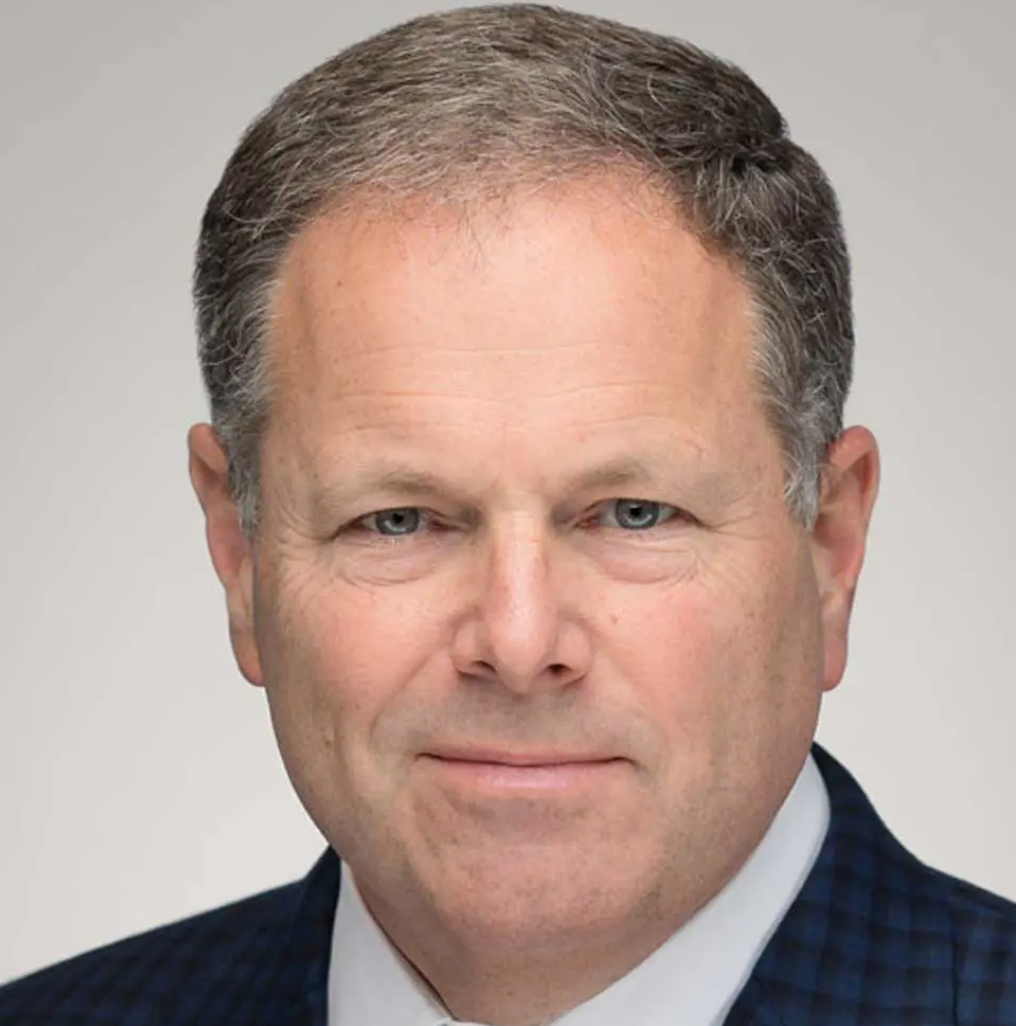 Headshot of Dan Rowe, Founder & CEO of Fransmart.
