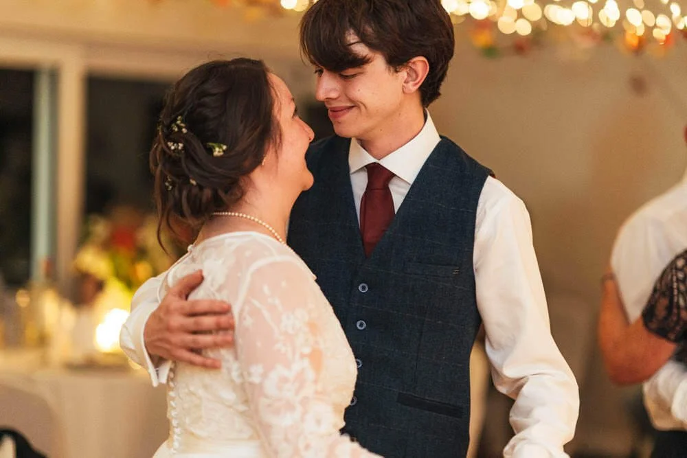 Mumbles-wedding-photographer-videographer-flashbulb-swansea (29).jpg