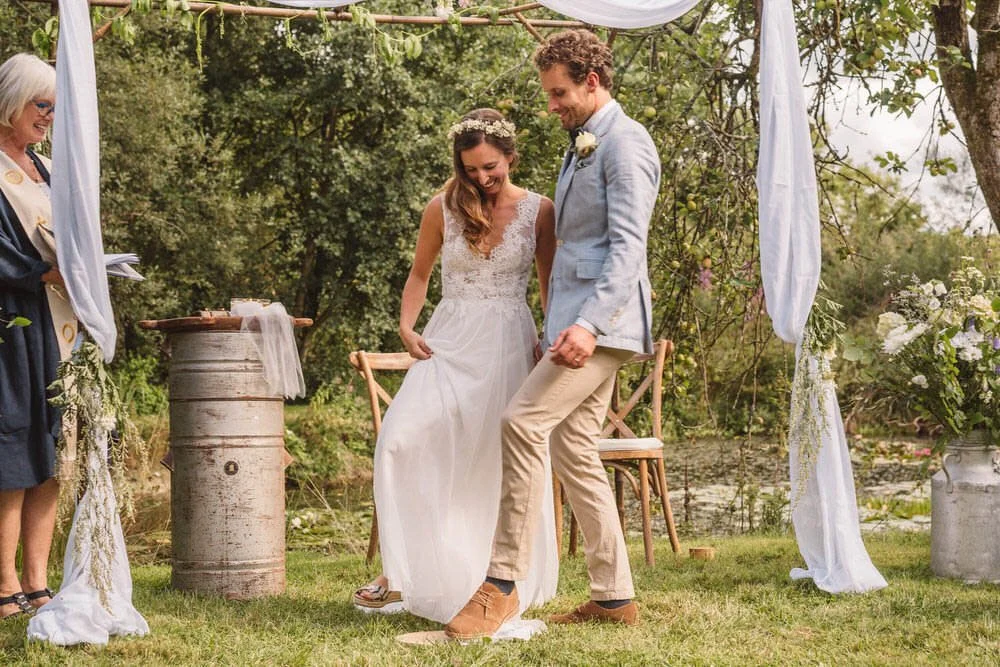 Smashing glass wedding ceremony