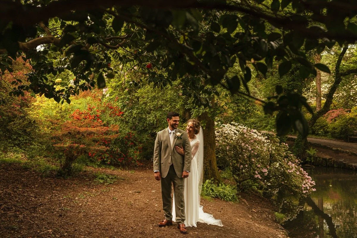Clyne Gardens wedding photo couple