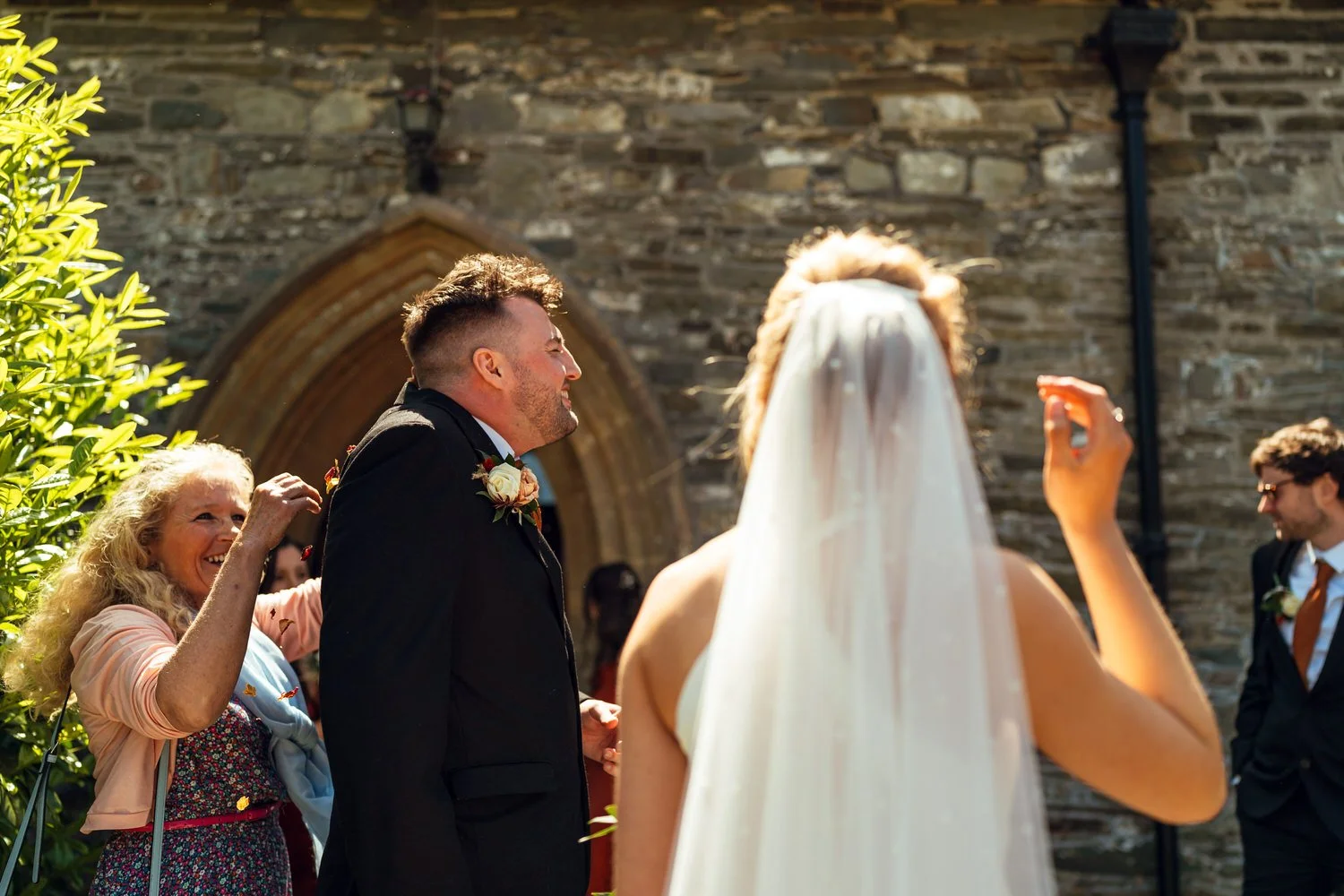 groom confetti 