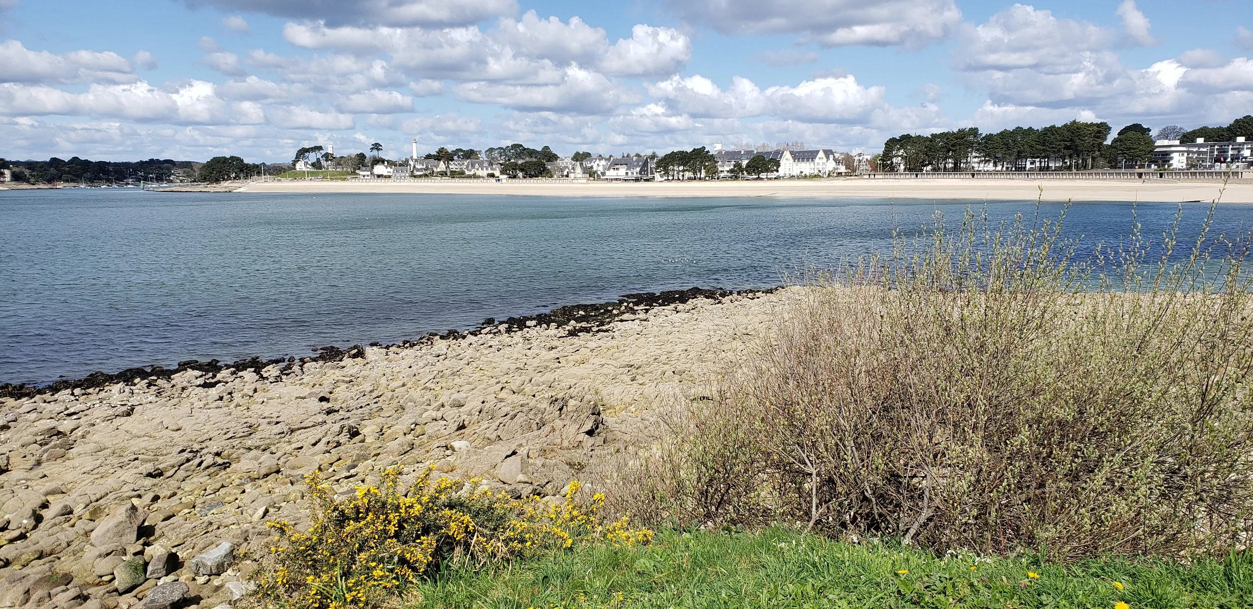 Golden sand of Plage du Trez beach in Bénodet, Brittany, France