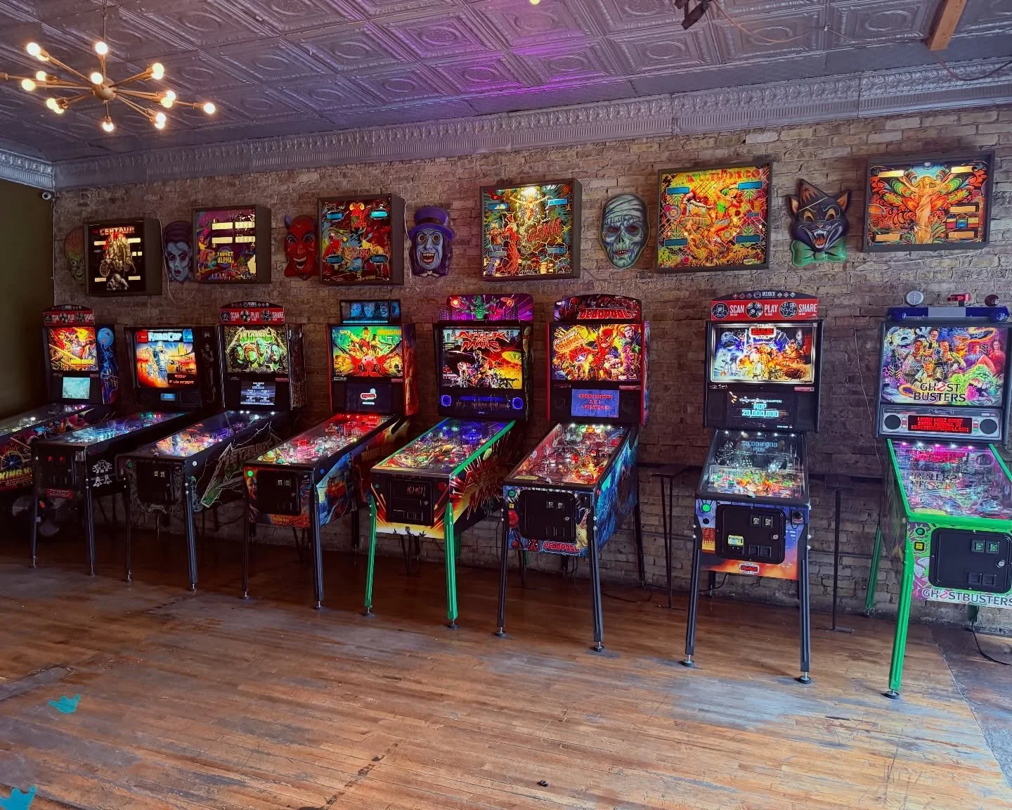 It&rsquo;s FRONT ROOM FREE PLAY tonight (and every 2nd Wednesday of the month)&mdash; all the pins in our front room are free to play, all night long!
🎉🎊
ALSO: @bellesandchimeschi Season 17 B-Division finals, 7pm. *NEXT WEDNESDAY* is their season c