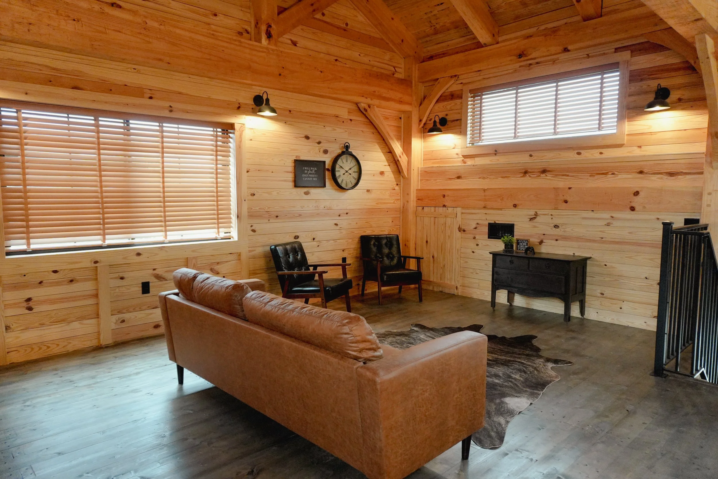 Upstairs groom's suite