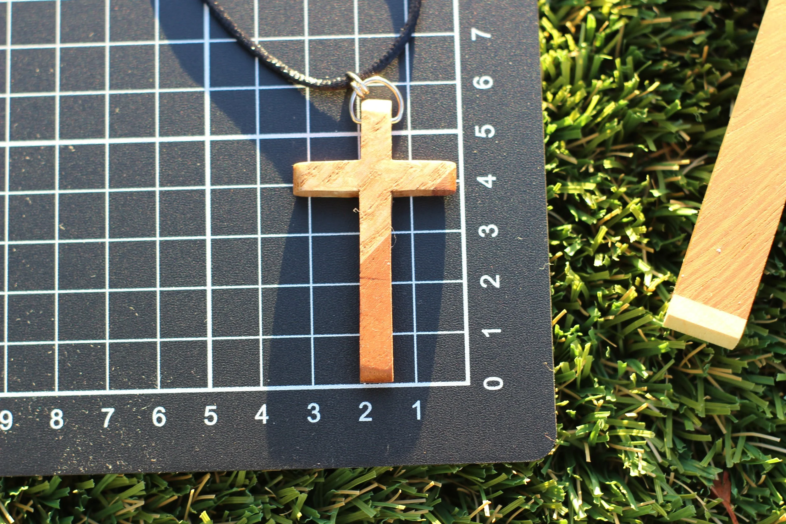front on measurement two tone silky oak mahogany neck.JPG