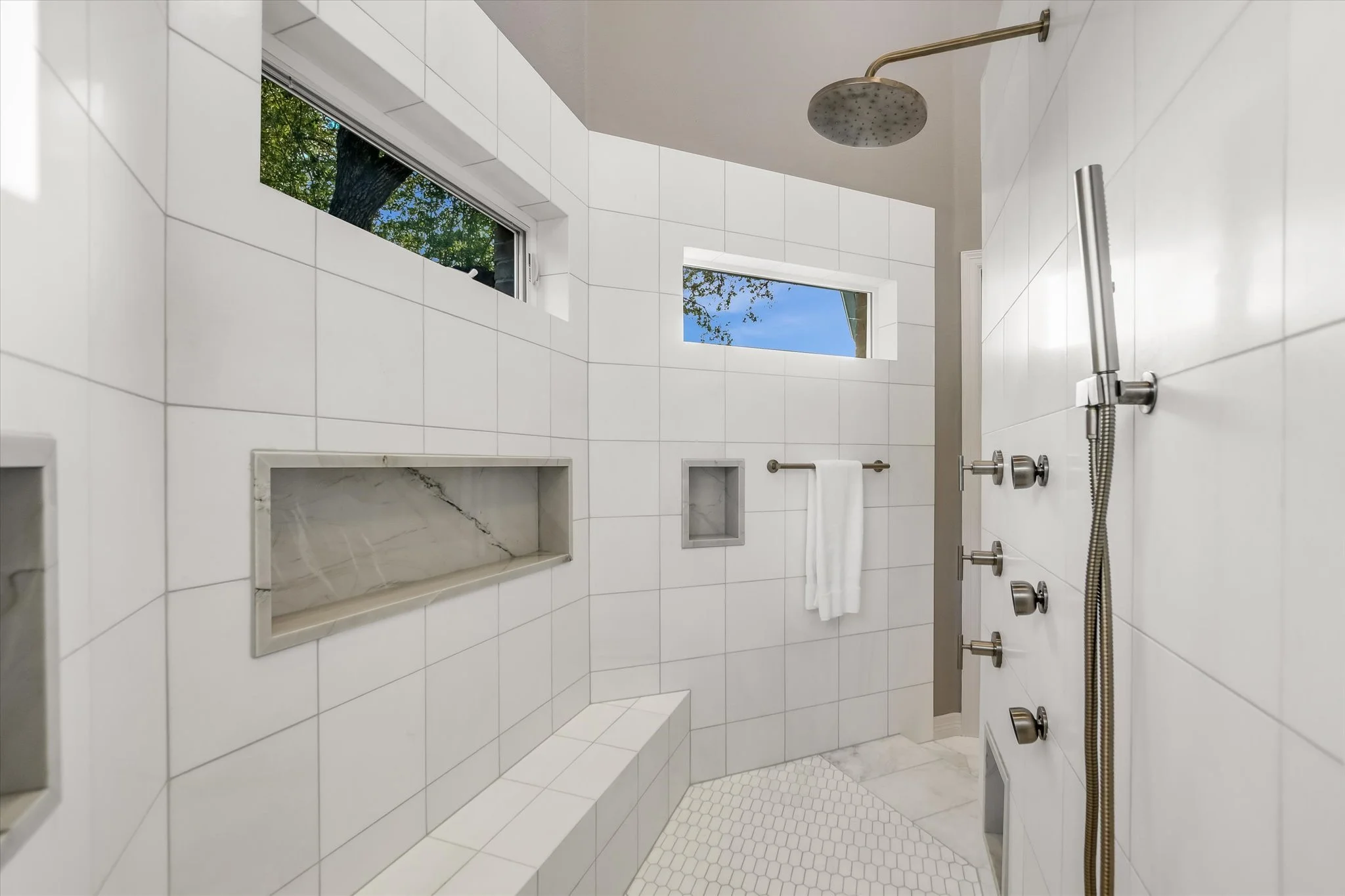 29-Primary Bath.jpg