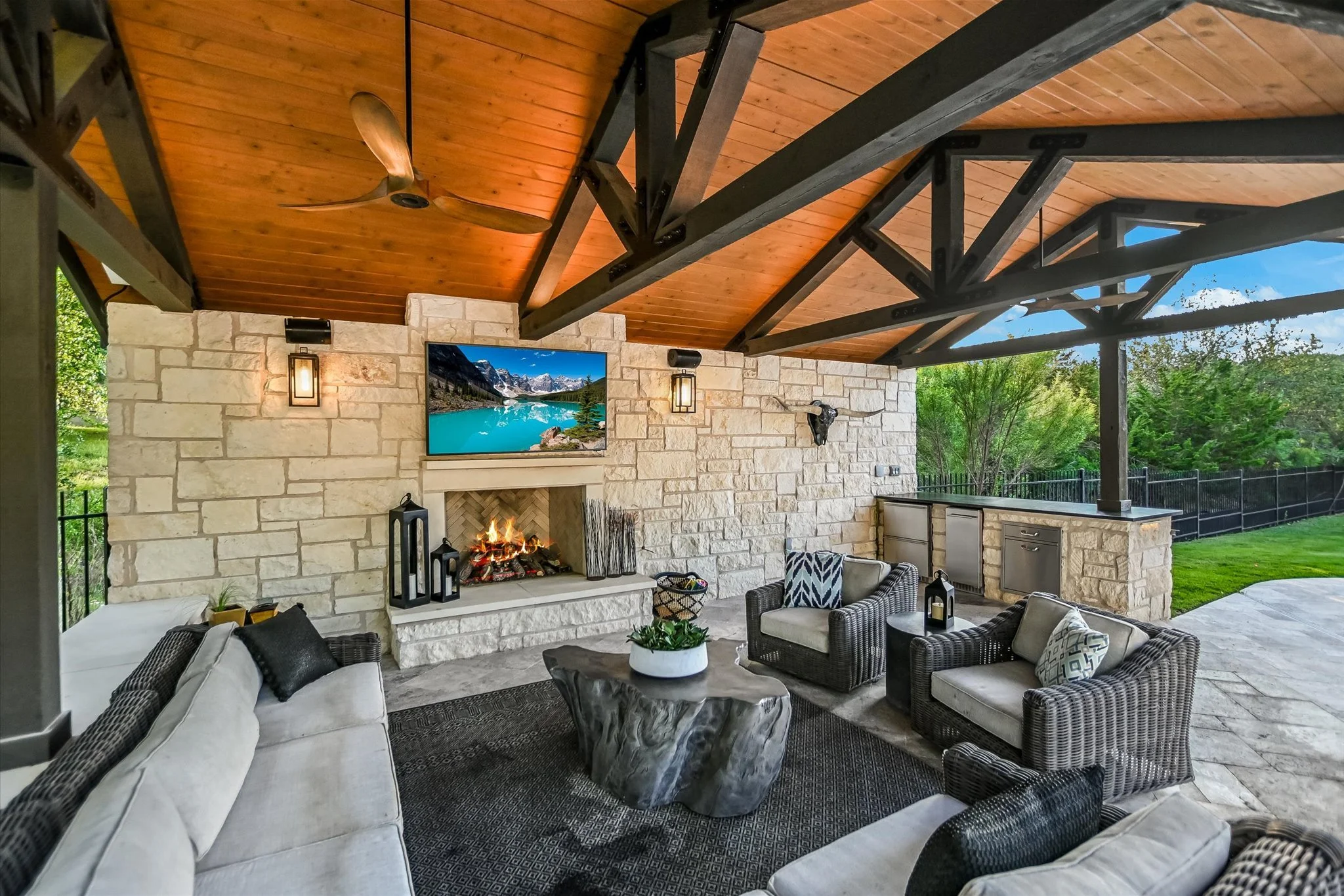 38-Outdoor Living.jpg