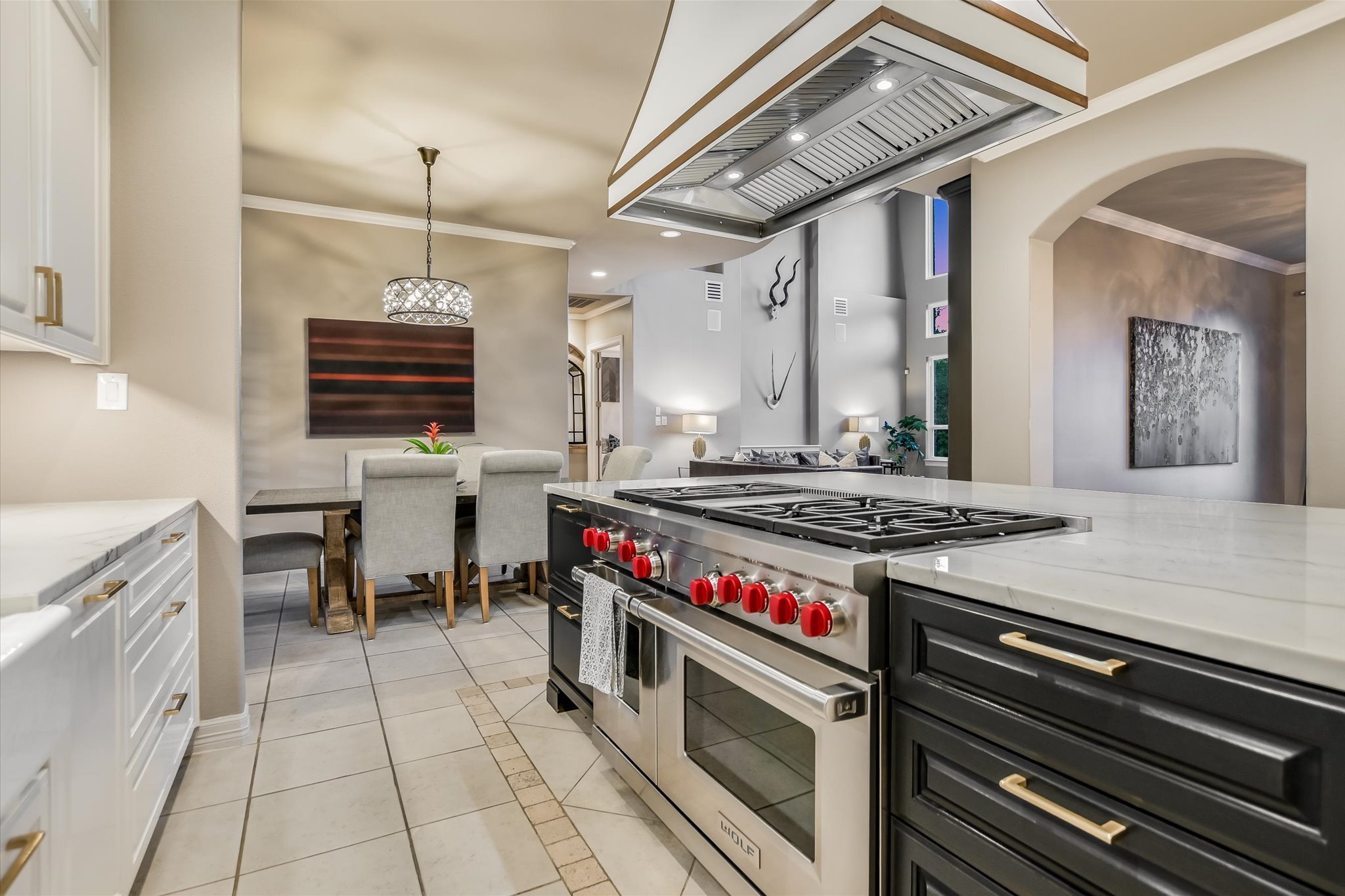 18-Kitchen Twilight 5.jpg