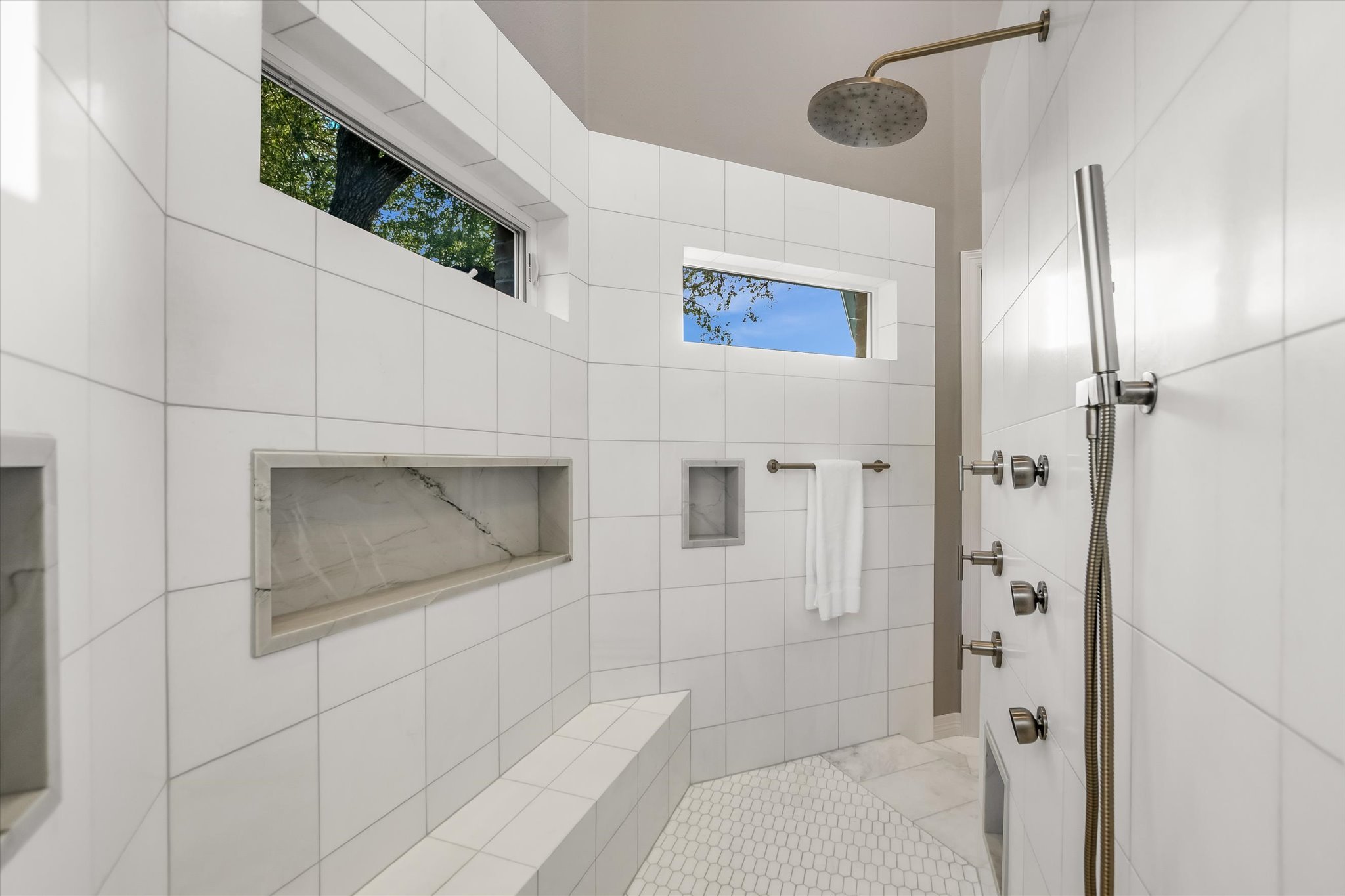 29-Primary Bath.jpg