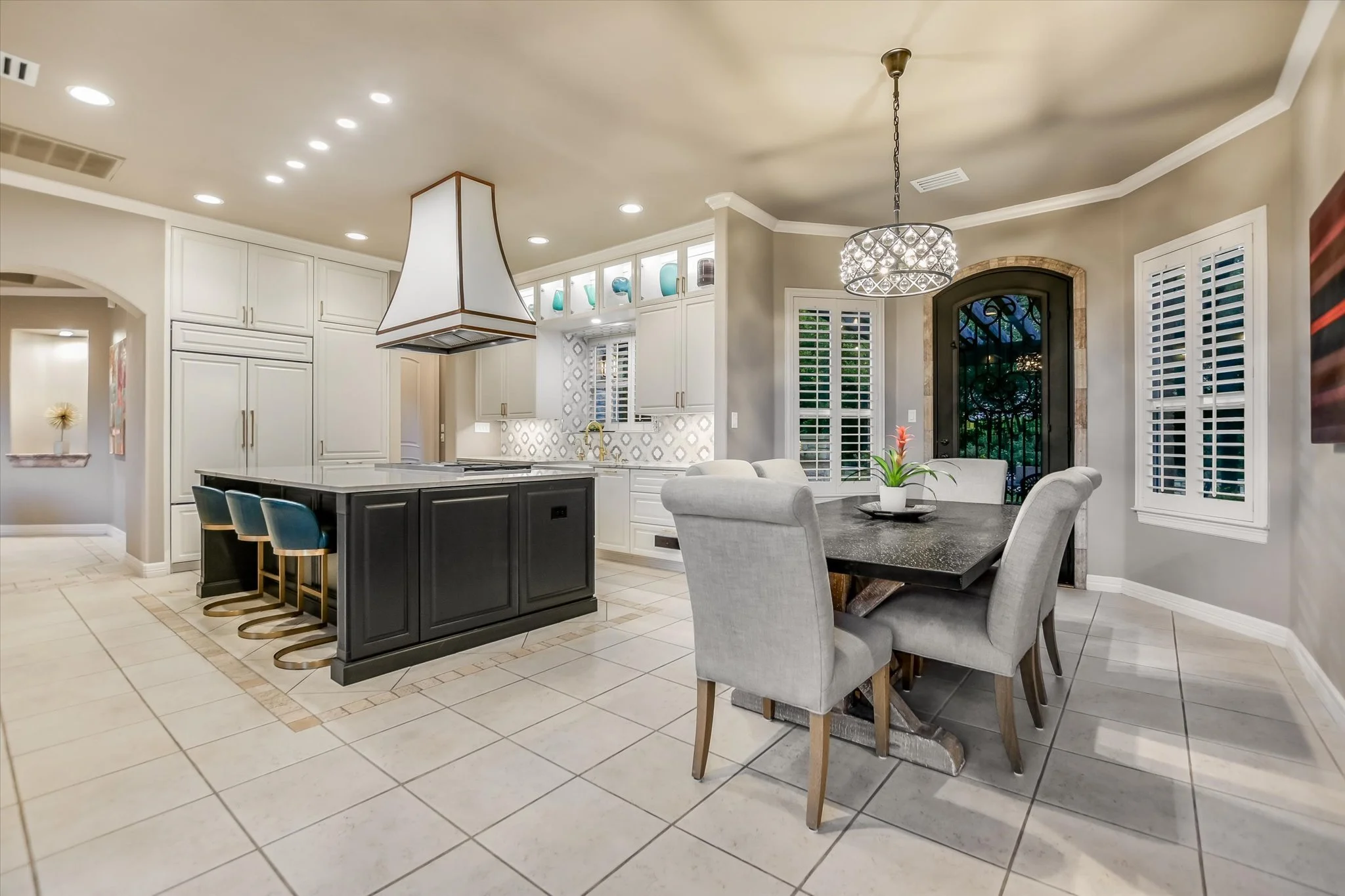 19-Kitchen-Breakfast Twilight.jpg