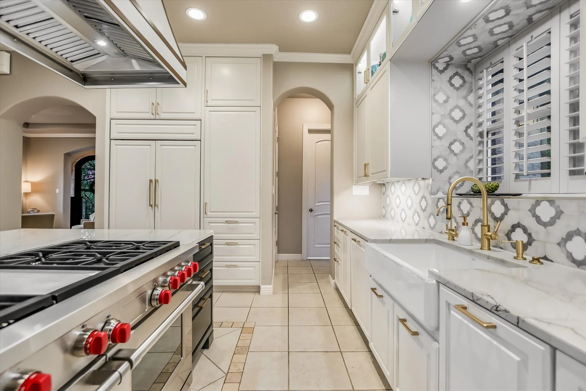 16-Kitchen Twilight 3.jpg