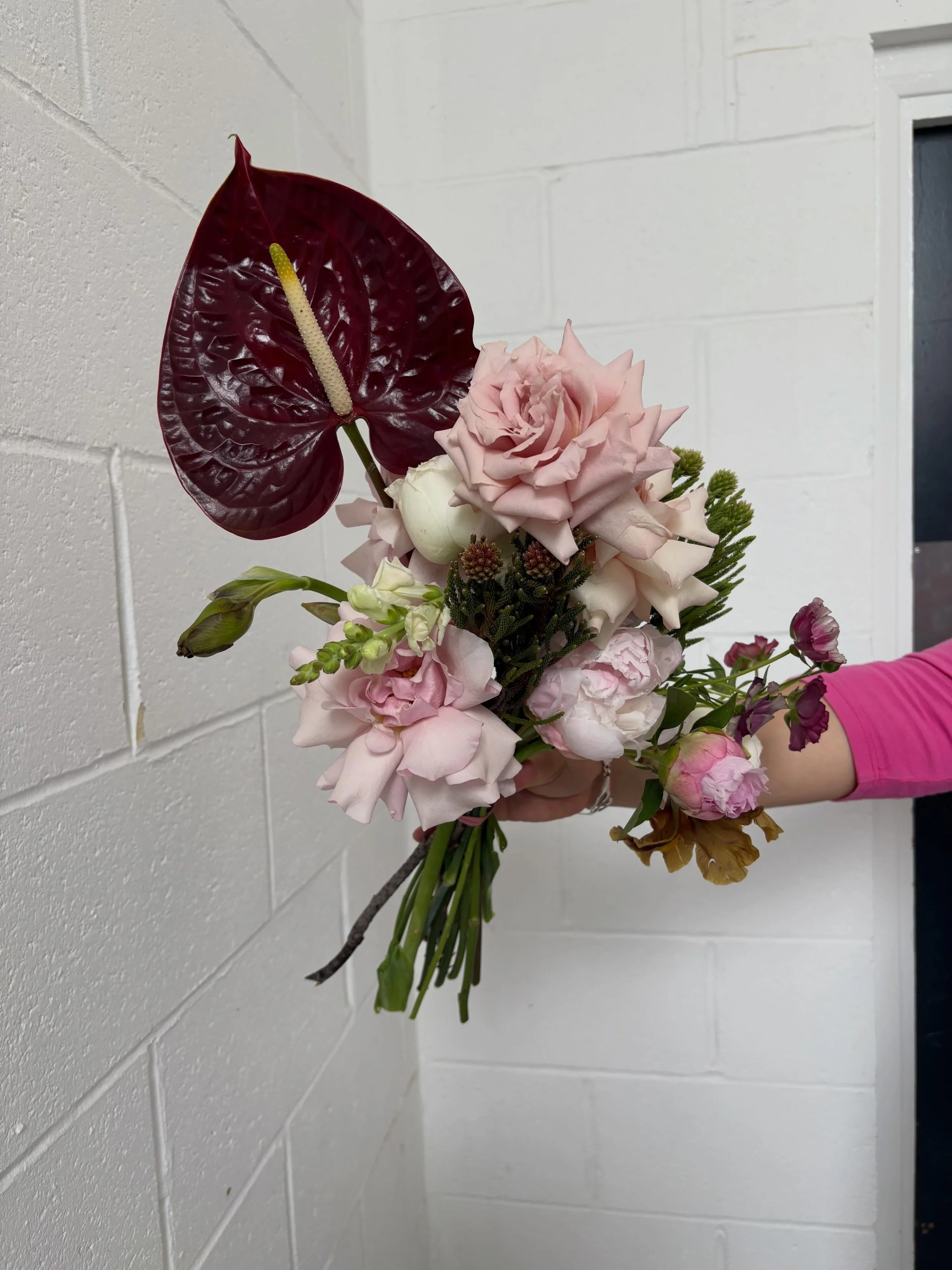Busy being busy 💘 🍇💋

#florist #weddingflorist