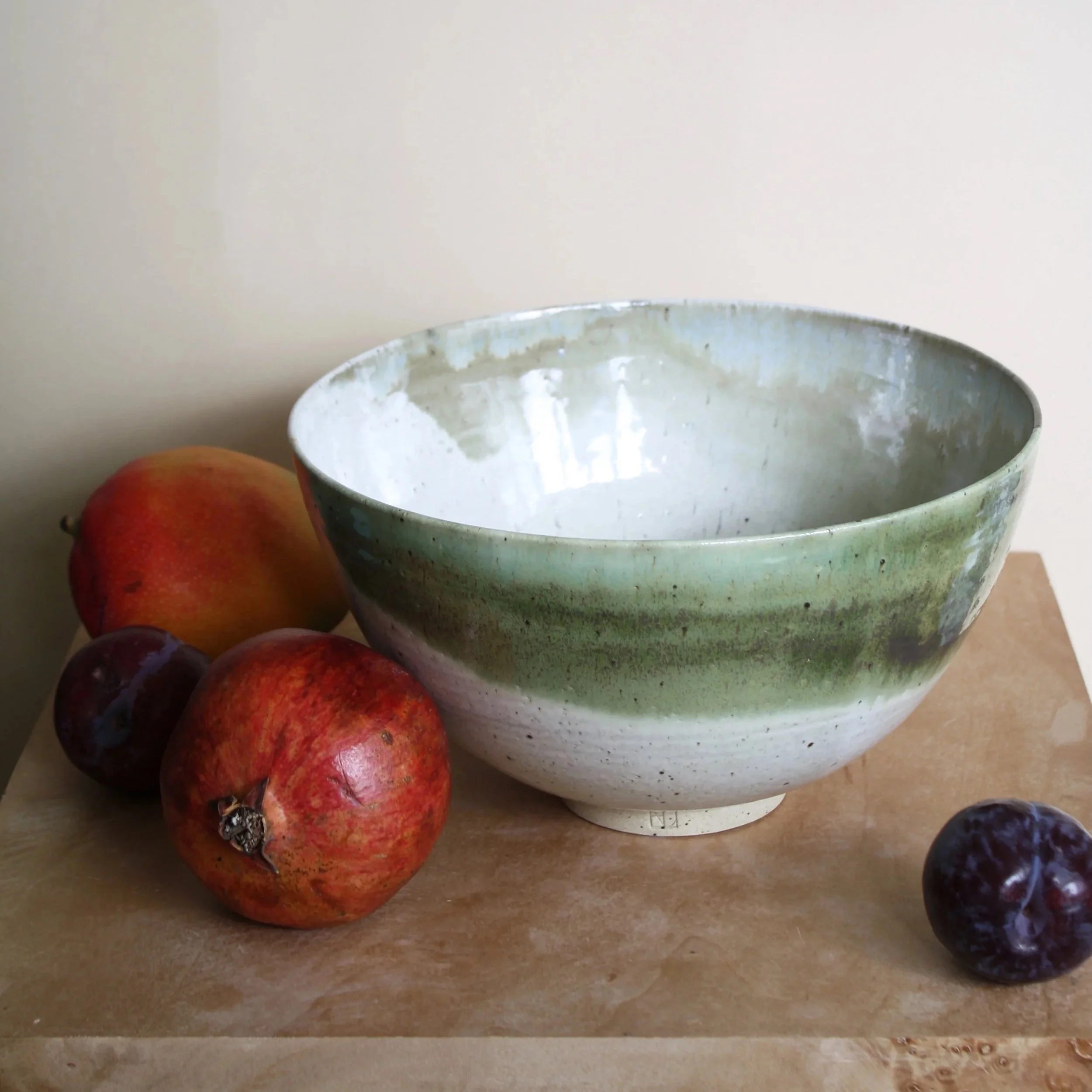 HANDStudioCeramics_TideMediumBowl_%C2%A3135_HannahHargreavesDavis.jpg
