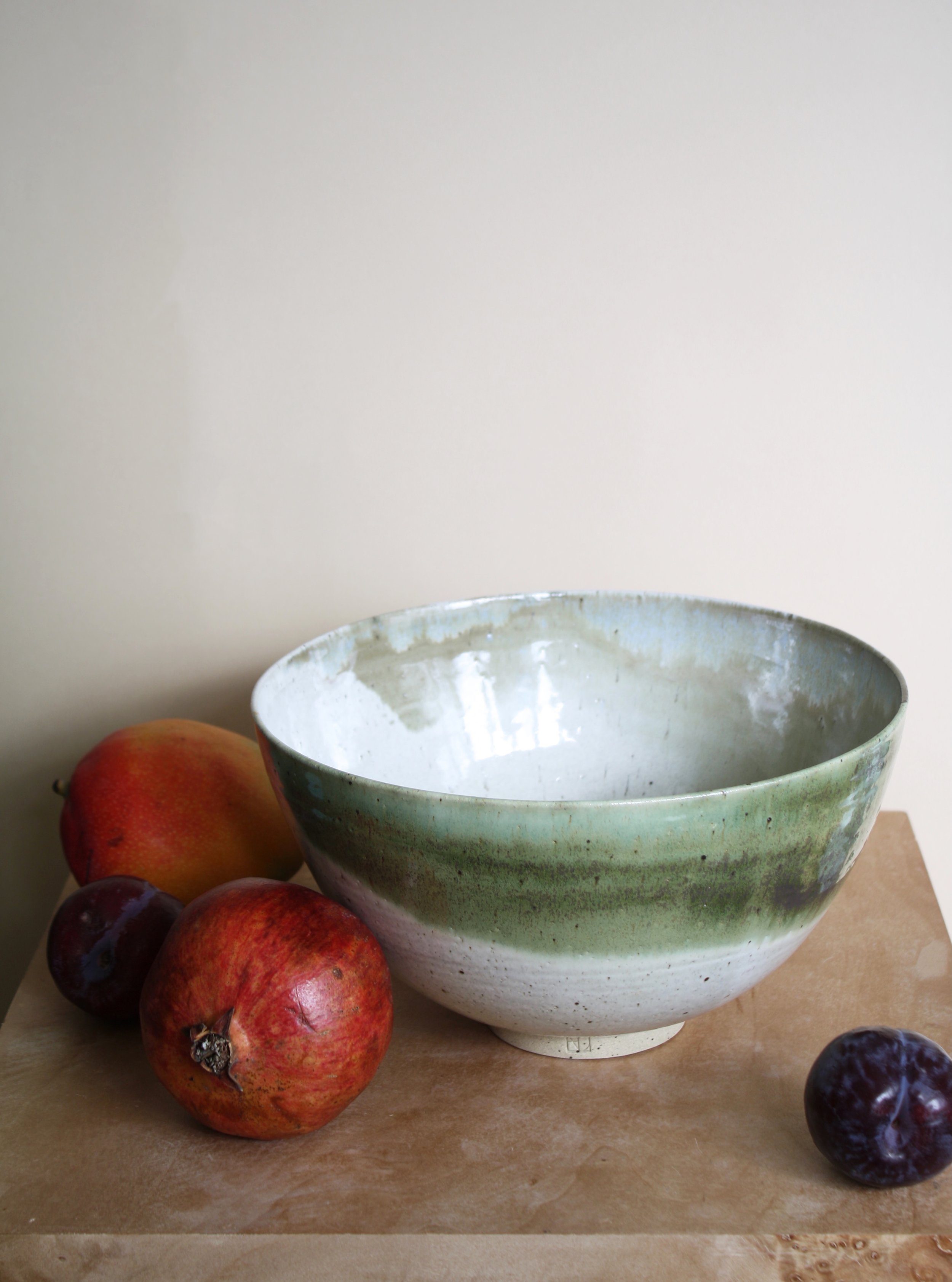 HANDStudioCeramics_TideMediumBowl_£135_HannahHargreavesDavis.jpg
