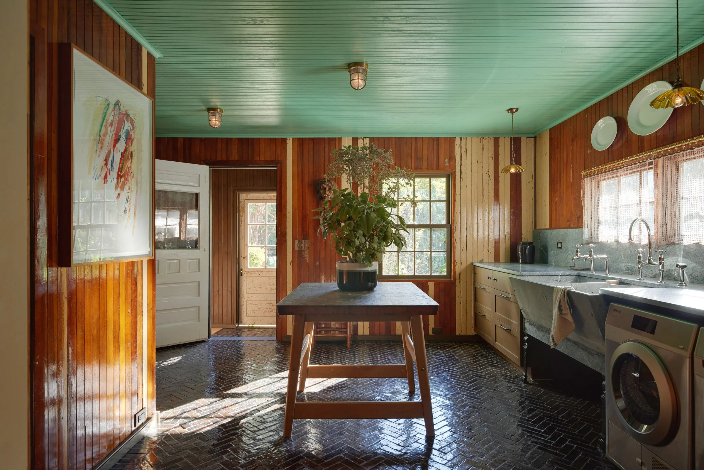 MUD_ROOM_014a_FINAL.jpg