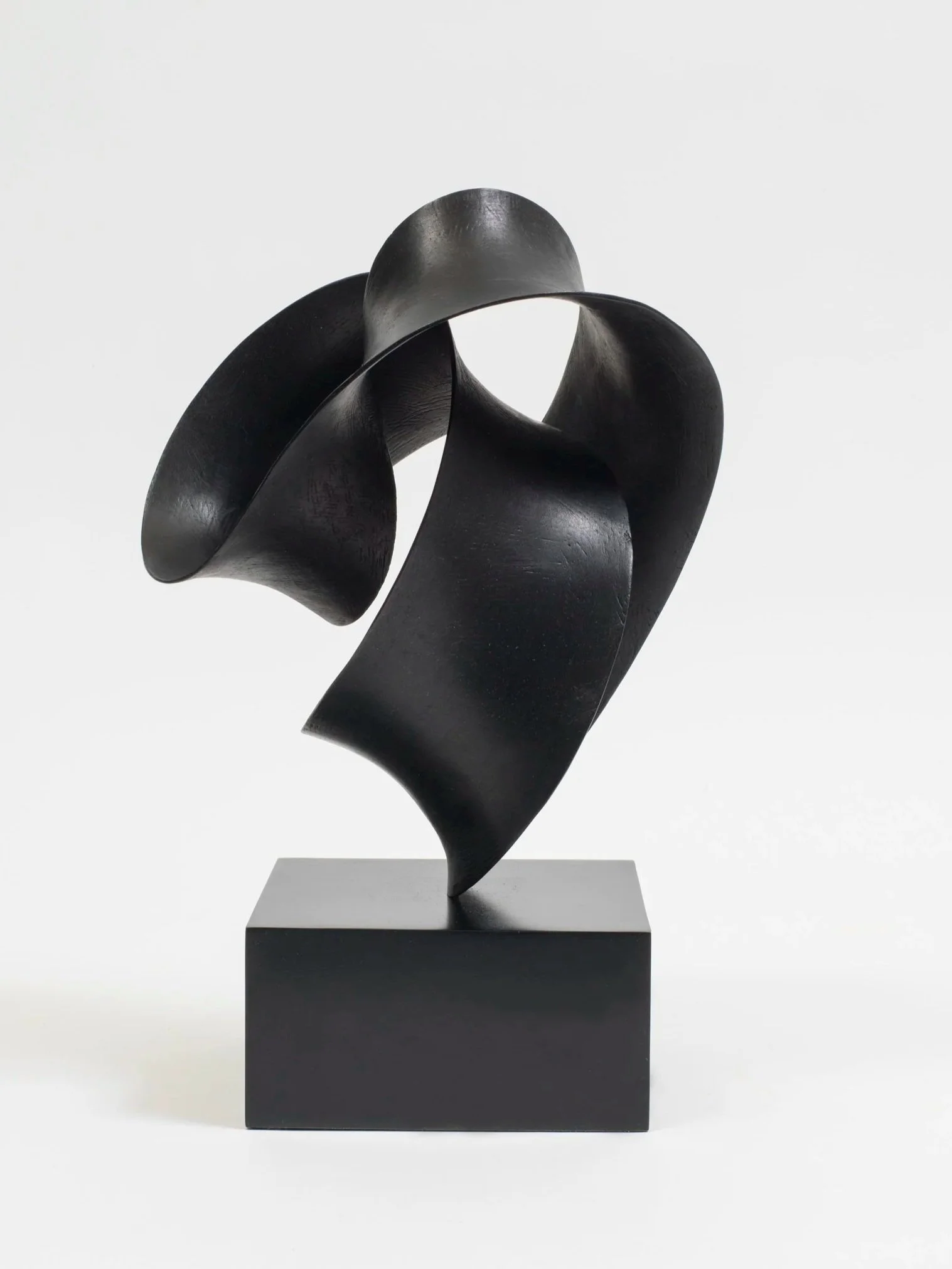 Limitless, unique, 34 x 14 x 14 cm *