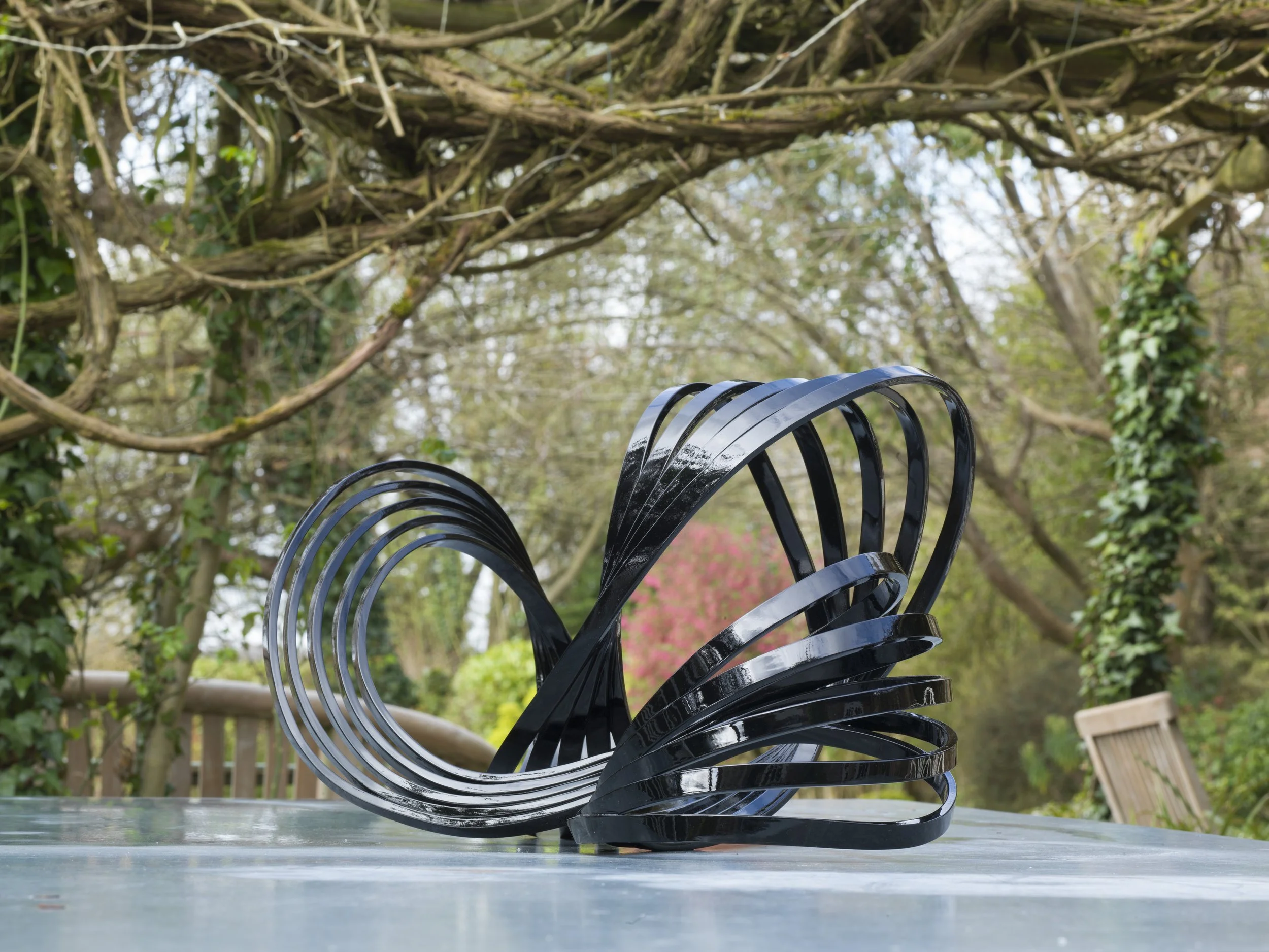 Convolved Form I, unique. 58 x 26 x 65 cm *
