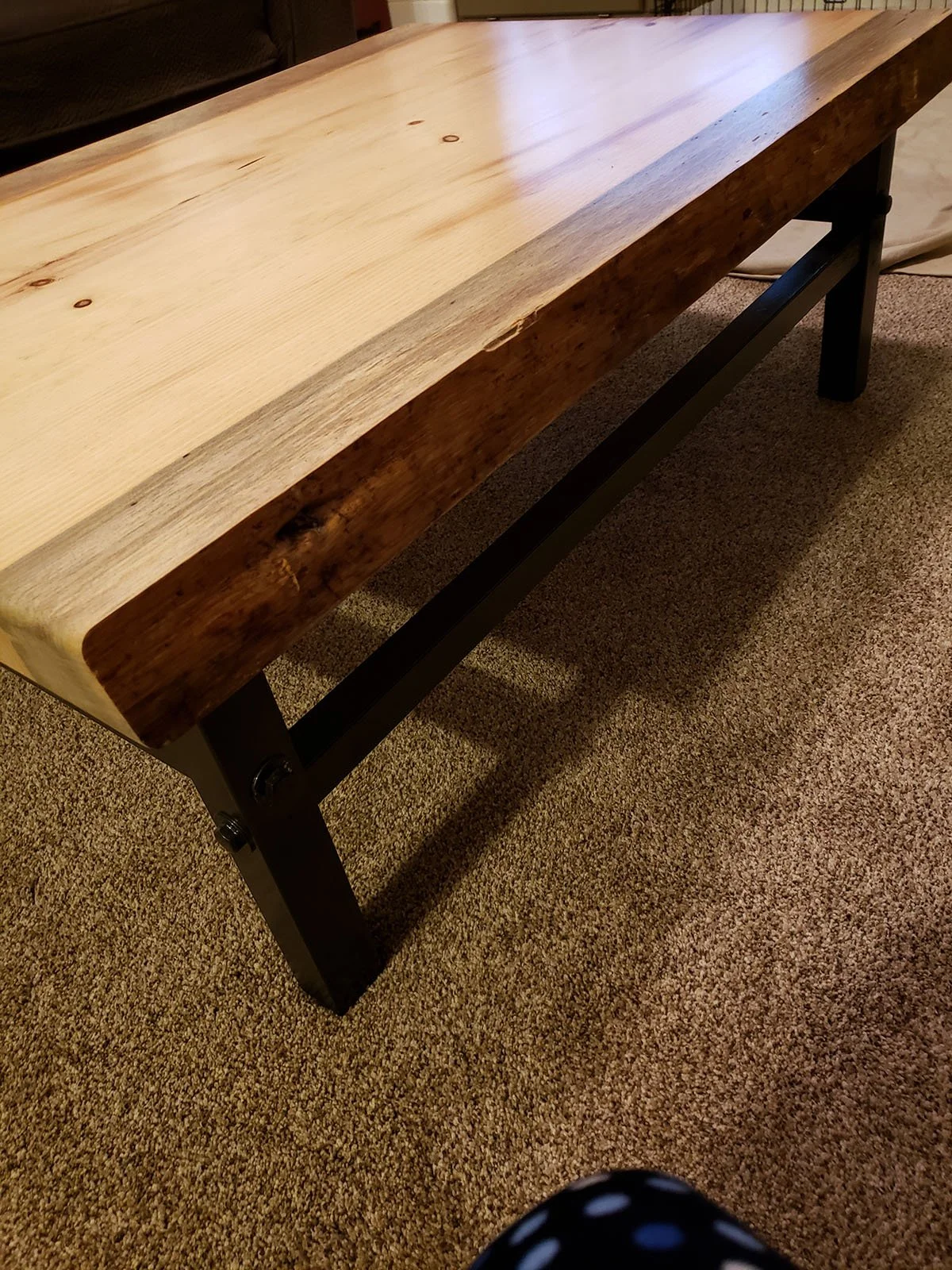 pine_slab_table.jpg