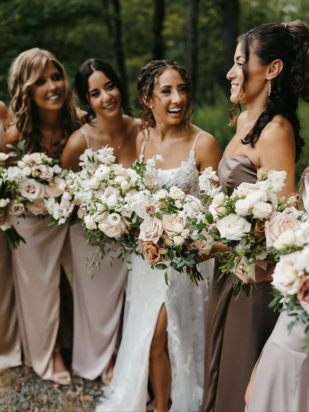 Photo: Samantha Glennon   Bouquet, Bridesmaids  