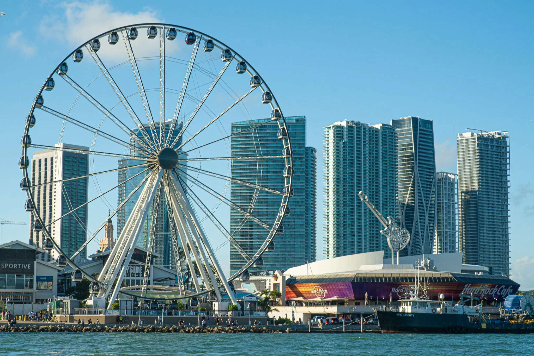 03 Bayfront on Biscayne Blvd Skyline.jpg