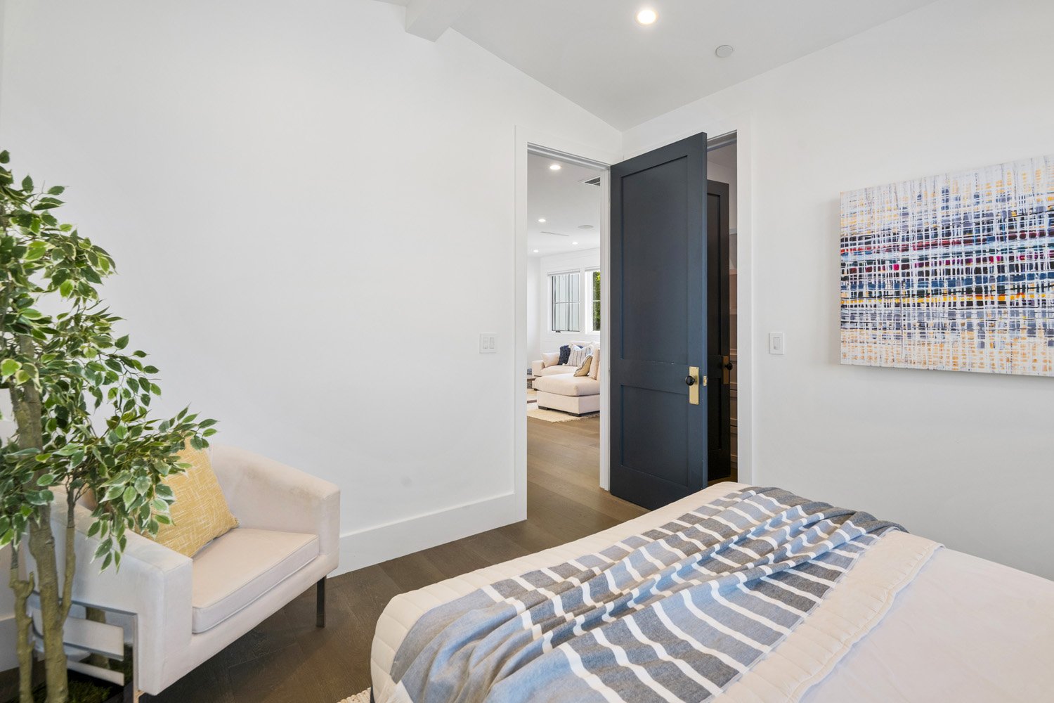 755 Stewart Ave 43.jpg