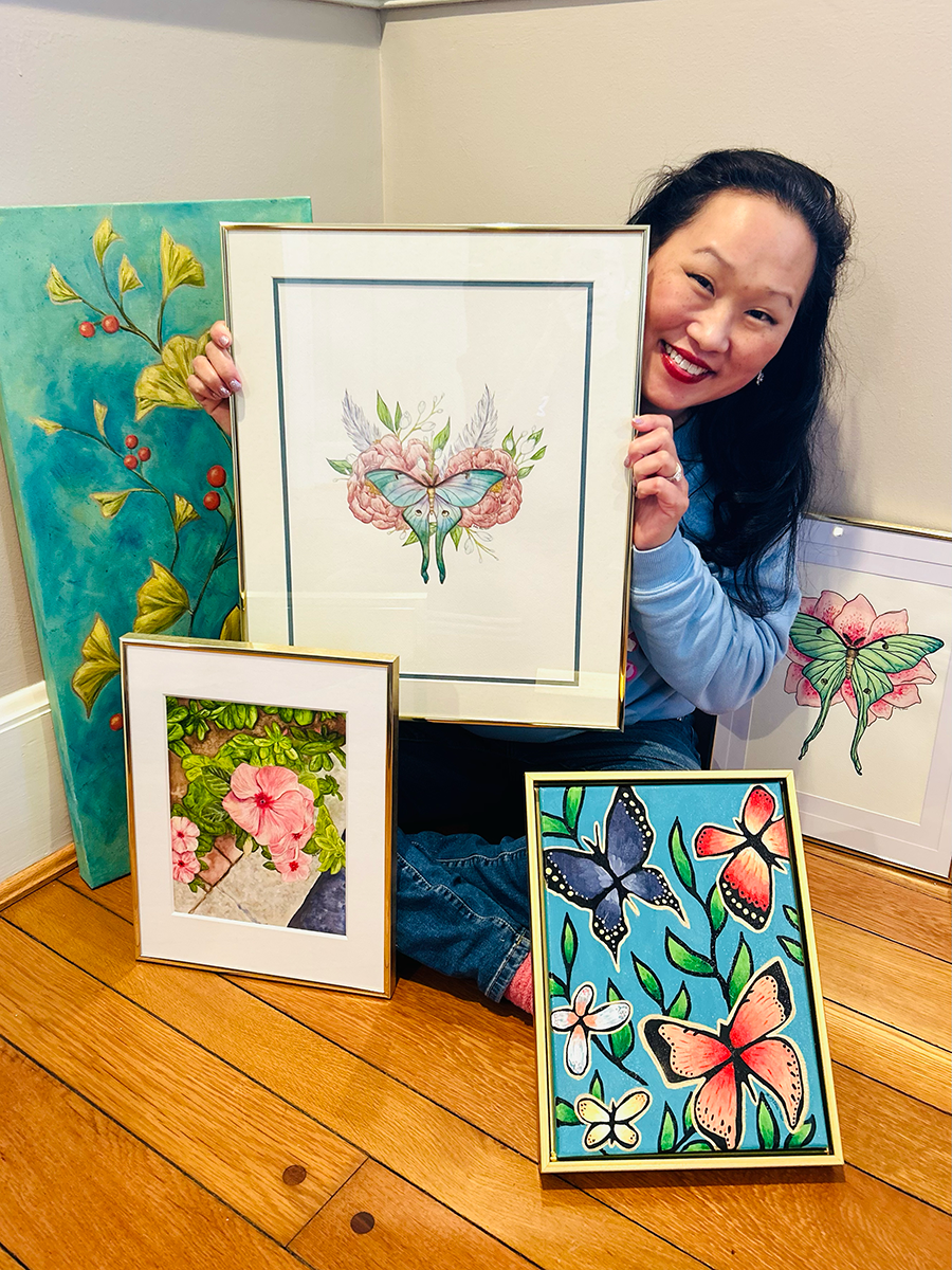 Kim Ellis getting ready for the NSA Art Show.png