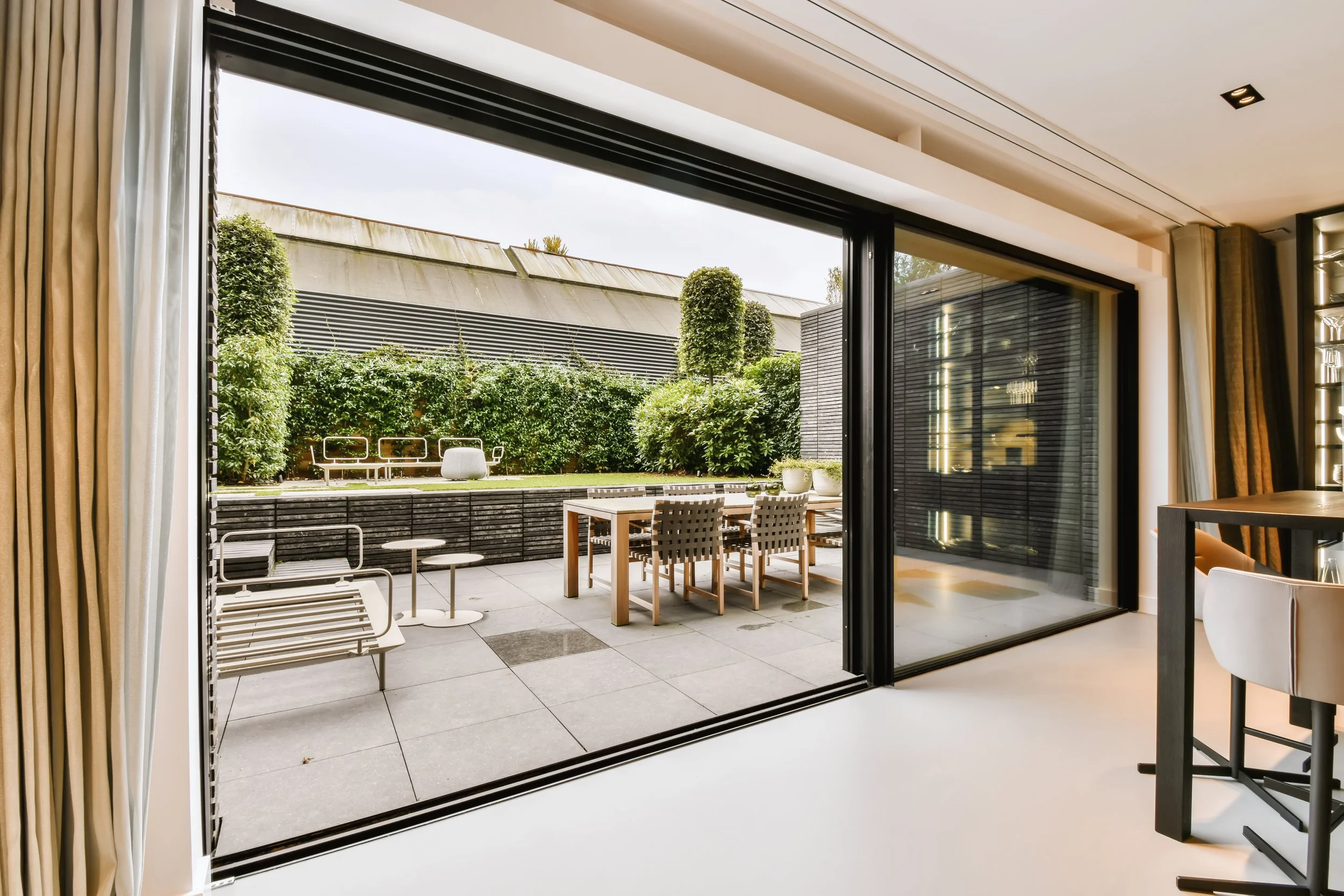 Lift and slide door with thin profile