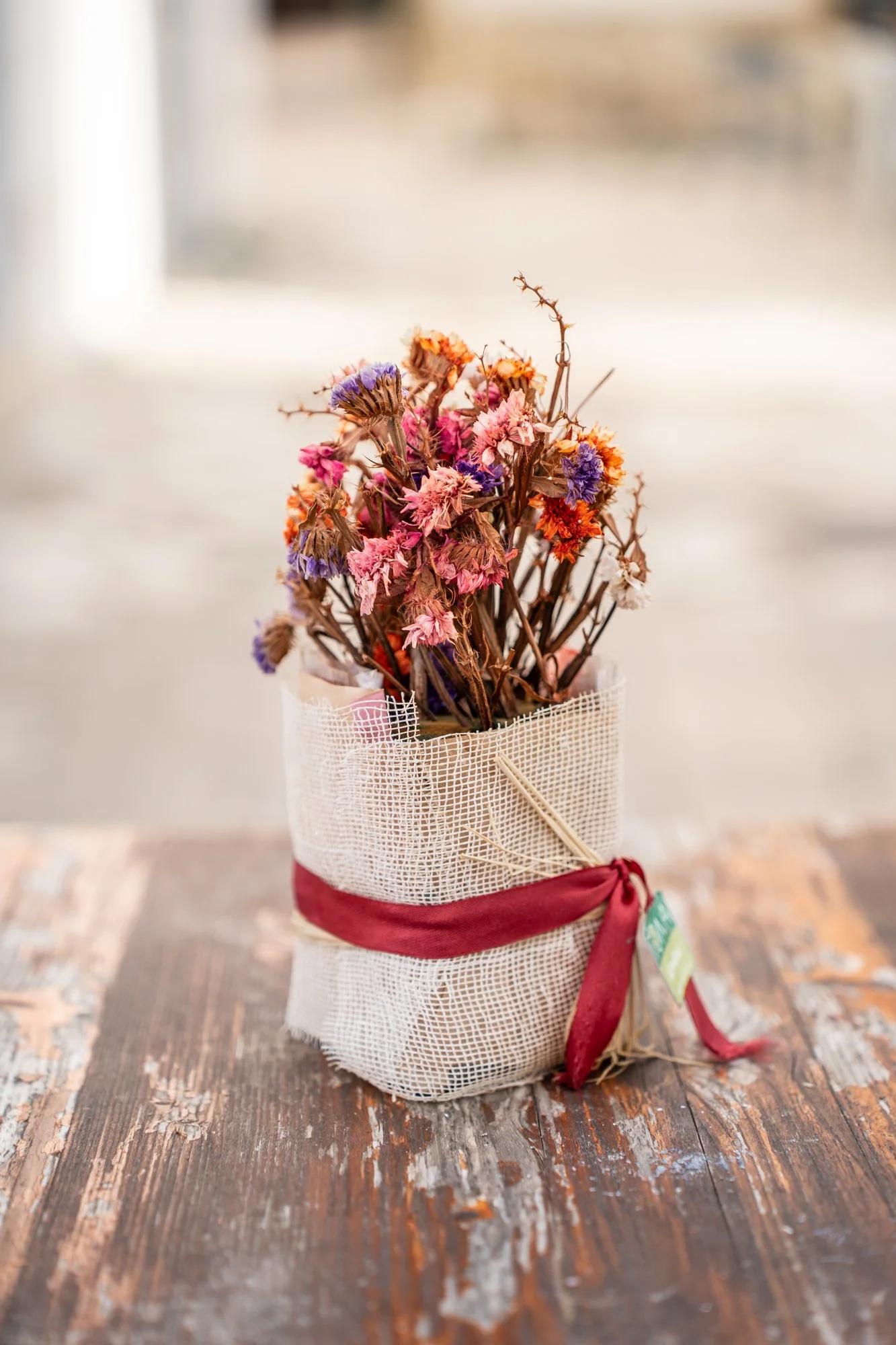 rustic-flower-details-otranto-honeymoon-photoshoot.jpg
