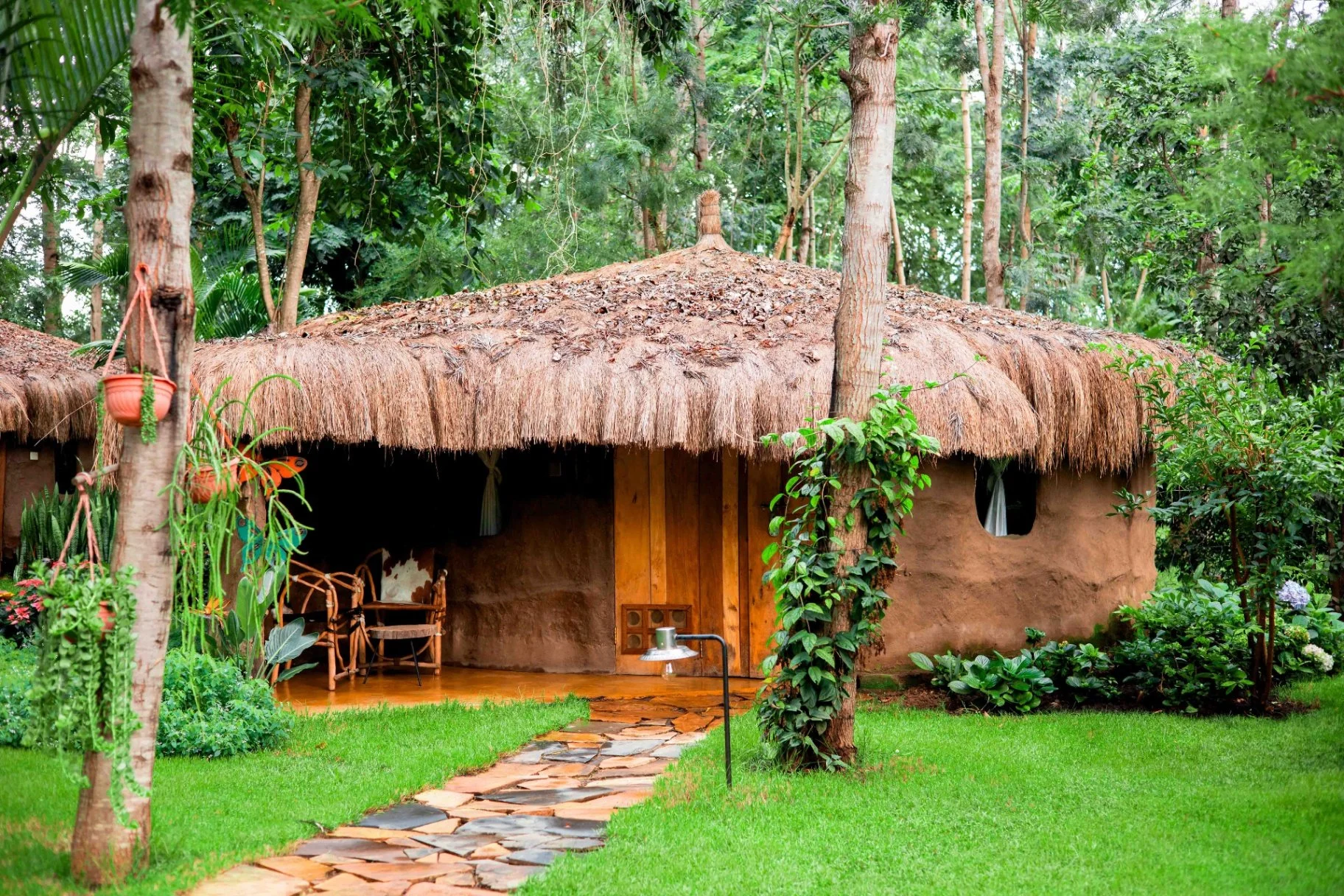 hero-cottage-exterior-.jpg