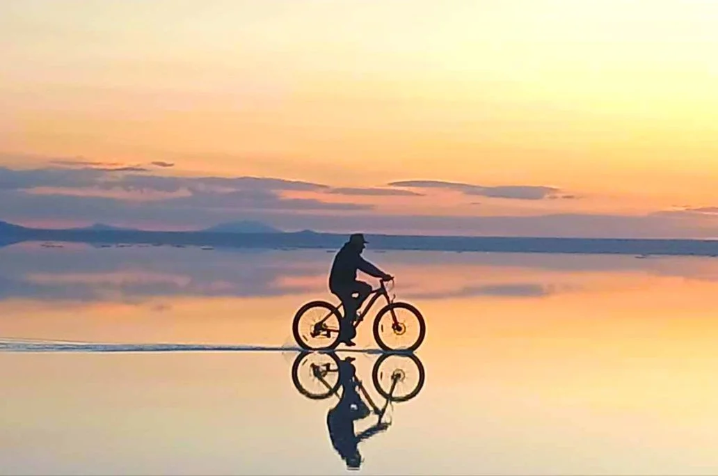 BOLIVIA. CARRETERA DE LA MUERTE Y SALAR UYUNI